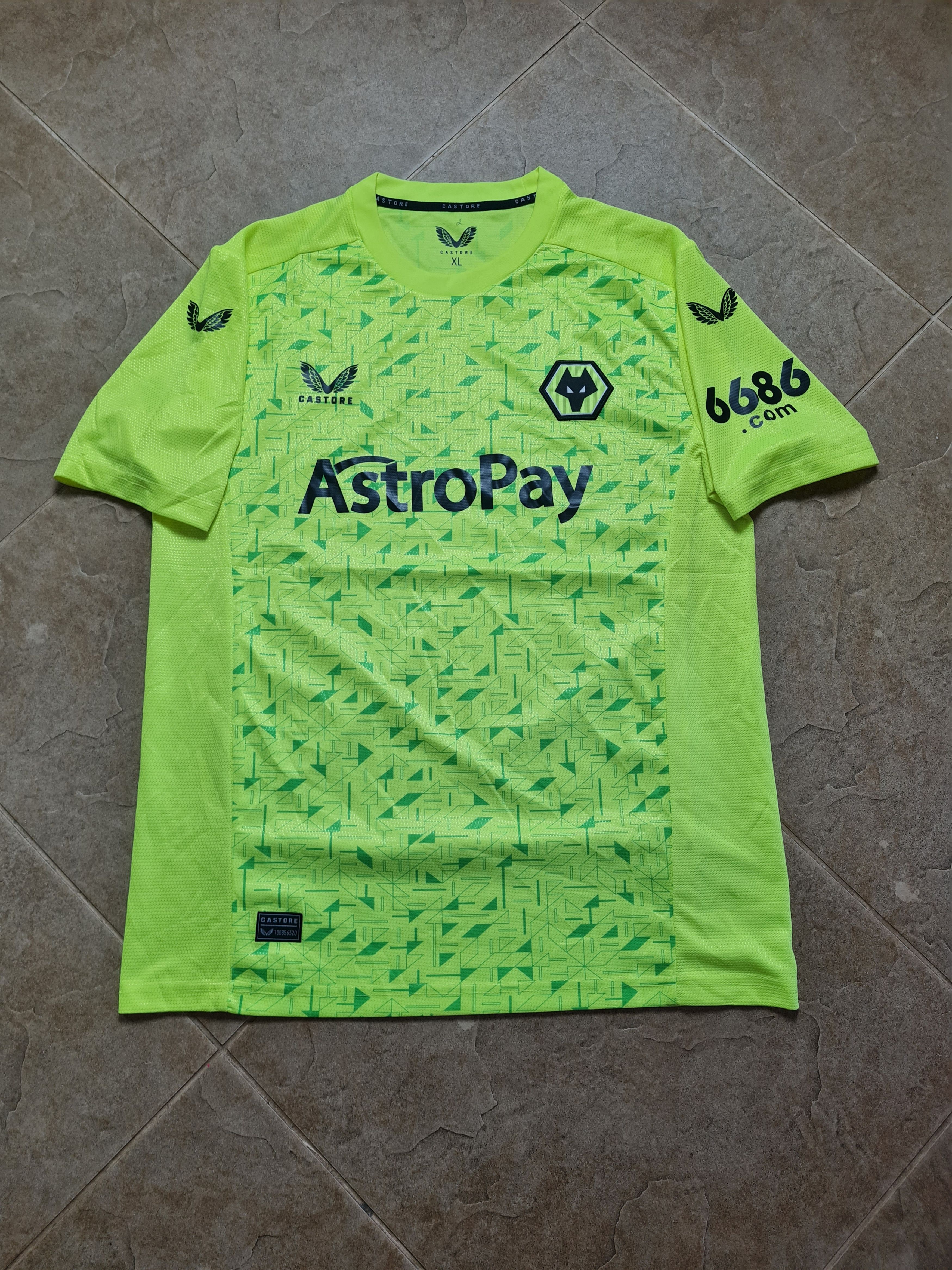 Castore WOLVERHAMPTON WANDERERS CASTORE SHIRT 23-24 SEASON AWAY Size US L / EU 52-54 / 3 - 5 Thumbnail