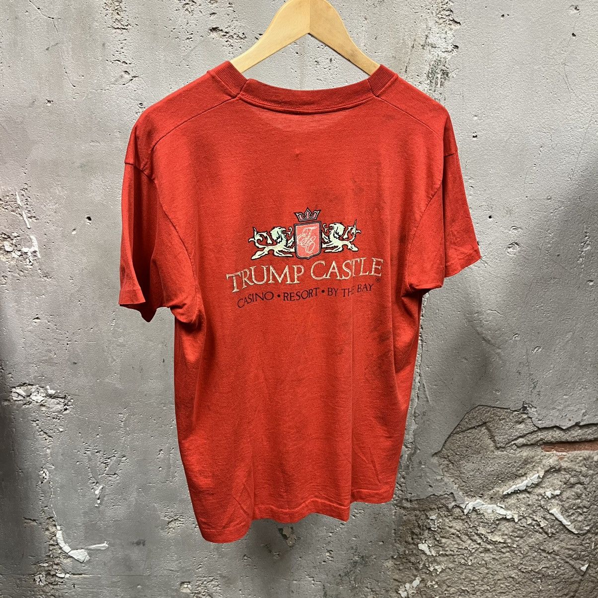 Vintage Trump Castle Vintage 90s Potential Millionare Red T-Shirt L Size US L / EU 52-54 / 3 - 6 Thumbnail