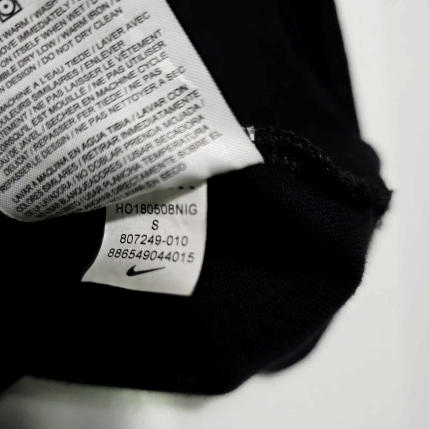 Nike VINTAGE Nike Sportswear Lightweight Pullover Hoodie Men’s Size Small Black 807249-010 Size US S / EU 44-46 / 1 - 7 Thumbnail