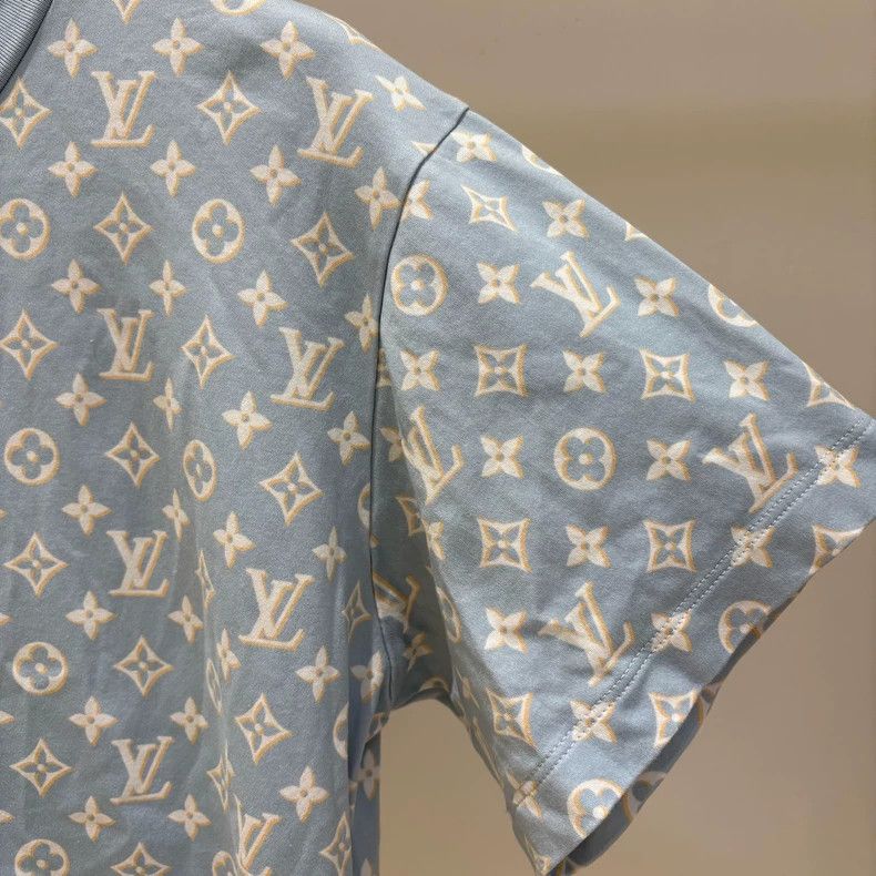 Louis Vuitton Louis Vuitton Round collar full logo short sleeve Size M / US 6-8 / IT 42-44 - 4 Thumbnail