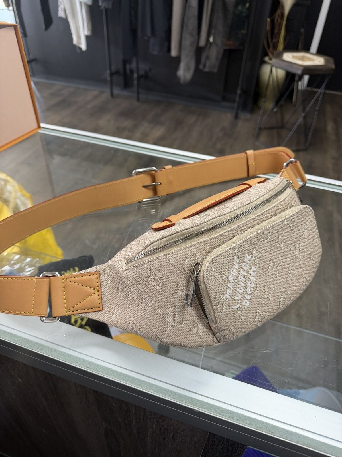 Louis Vuitton LV Rush Bumbag Heritage M27152 Size ONE SIZE - 2 Thumbnail
