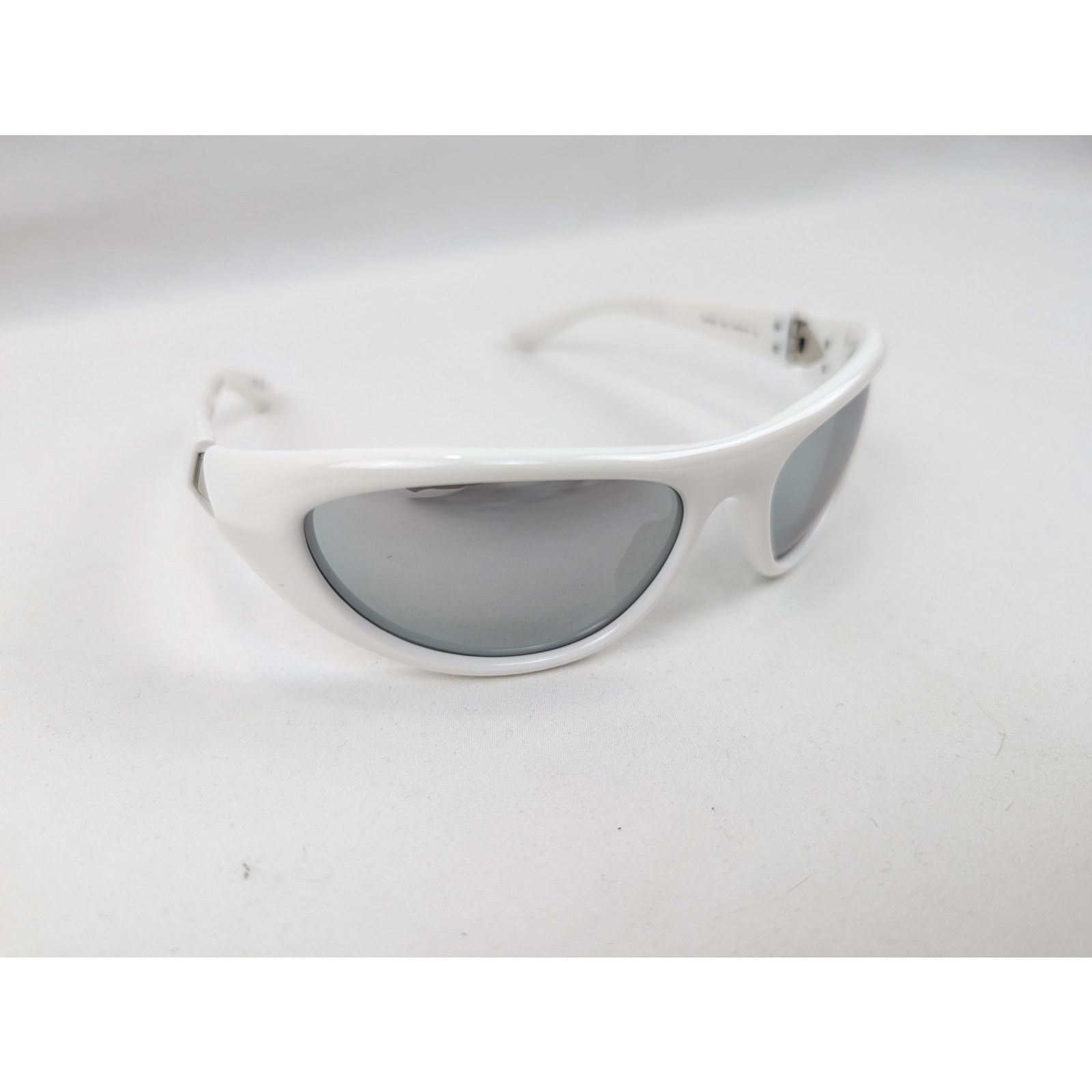 Bottega Veneta o1rshd1 Size: OS / Sungl Case Medium Sunglasses in White Size ONE SIZE - 3 Thumbnail