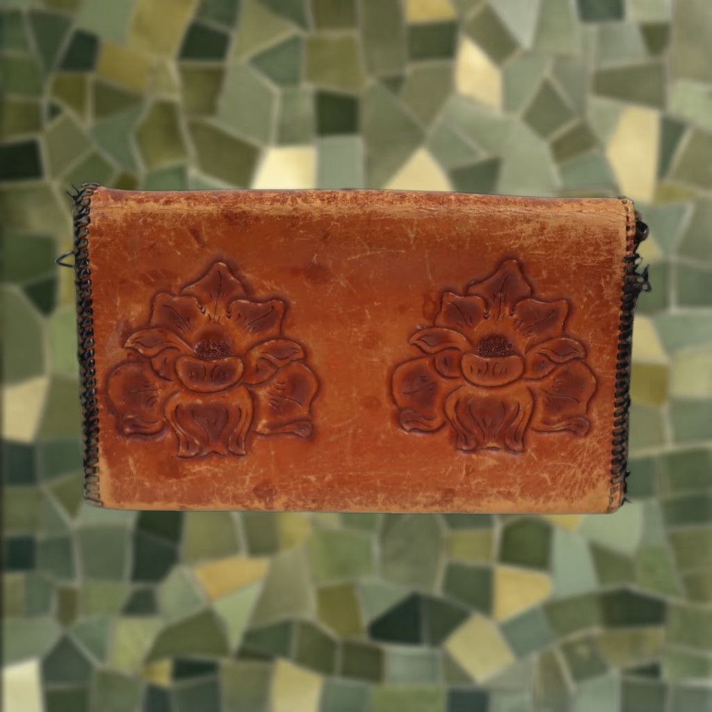 Vintage VINTAGE Brown Floral Embossed Leather Clutch Bag Purse Women Small 70s Bohemian Turn Lock Dining Casual Mens Womens Girls Size ONE SIZE - 1 Thumbnail