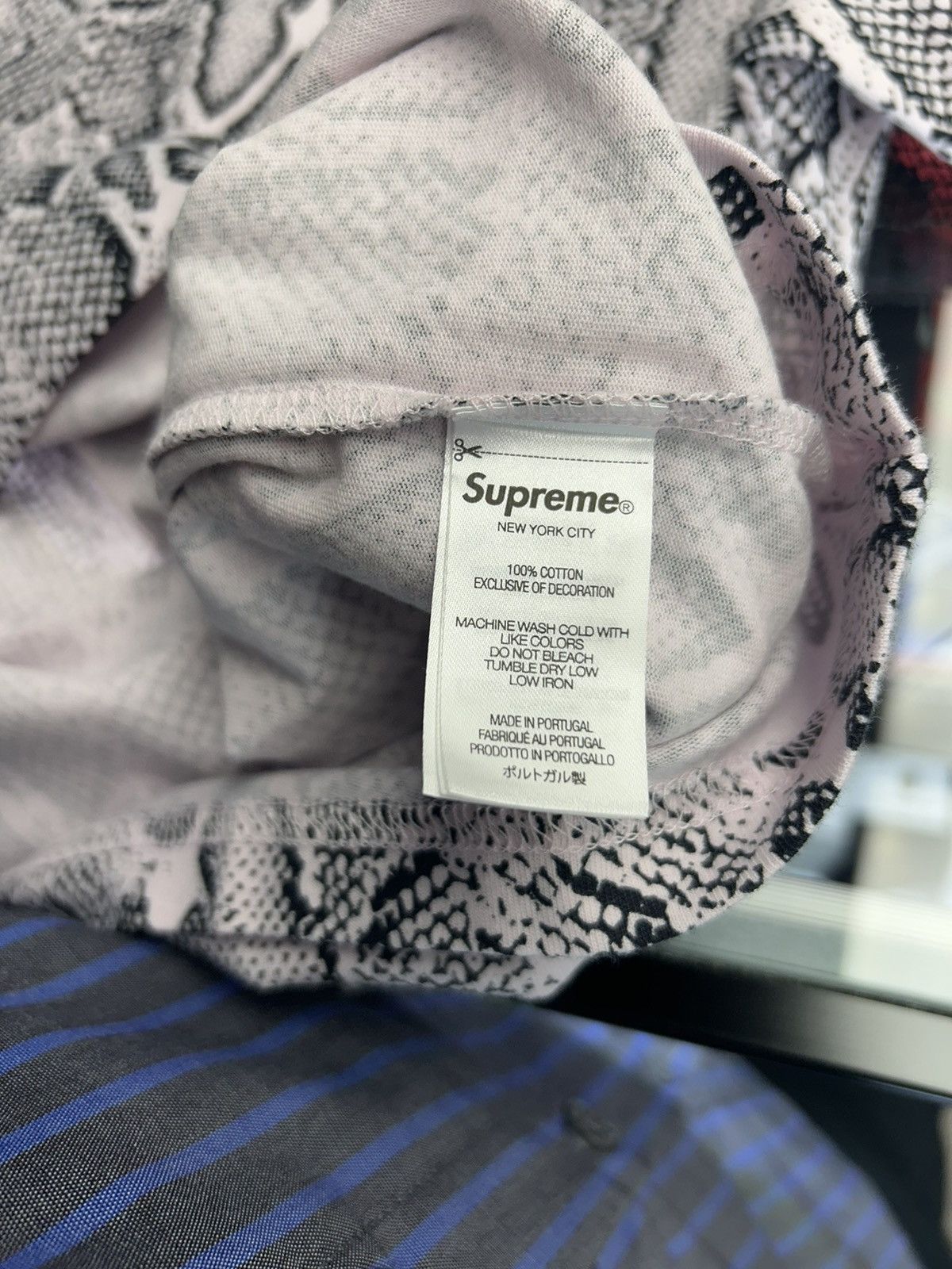Supreme Supreme Snakeskin T-shirt Size US S / EU 44-46 / 1 - 5 Thumbnail