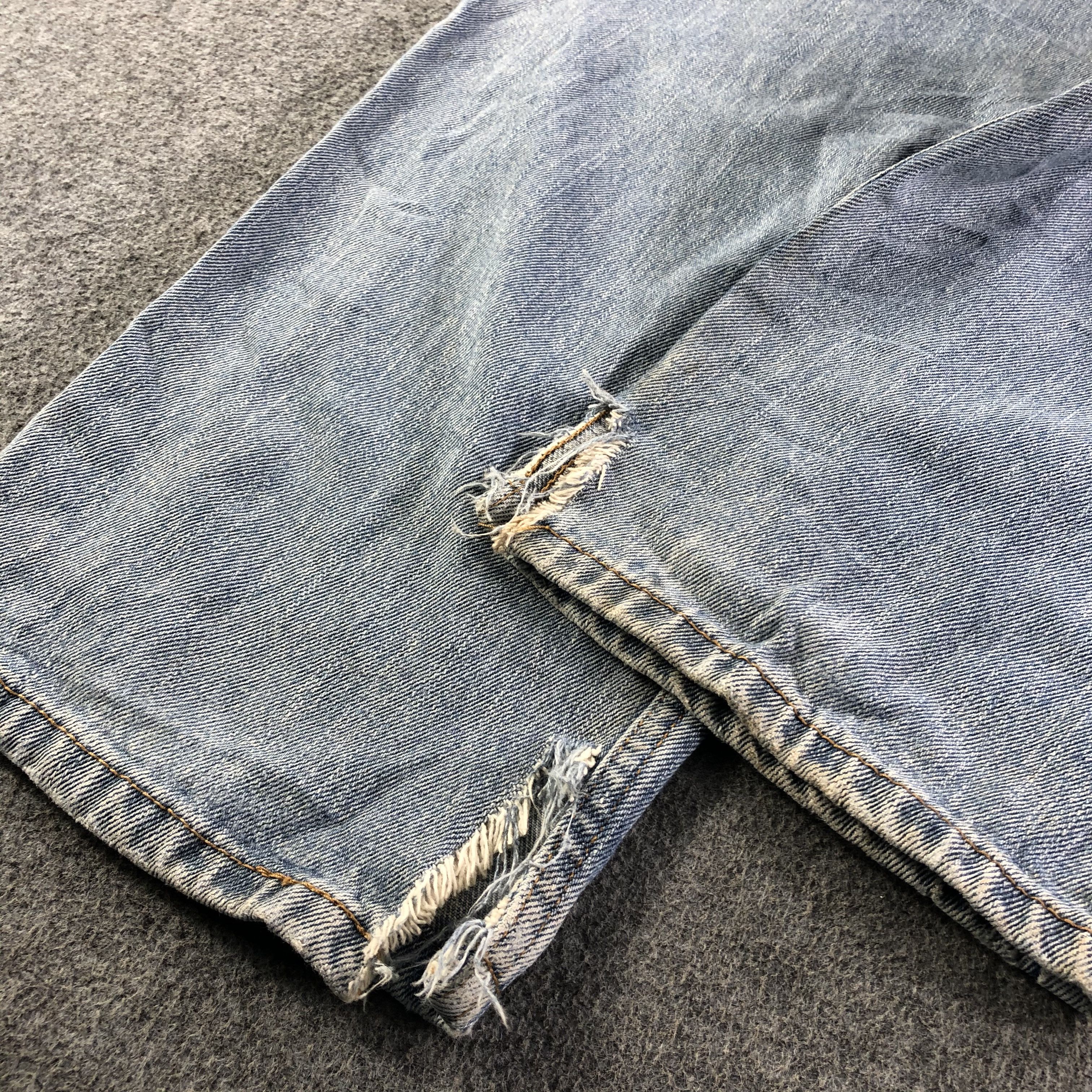 Levi's Vintage Light Wash Levis 560 Jeans-J4101 Size US 35 - 6 Thumbnail