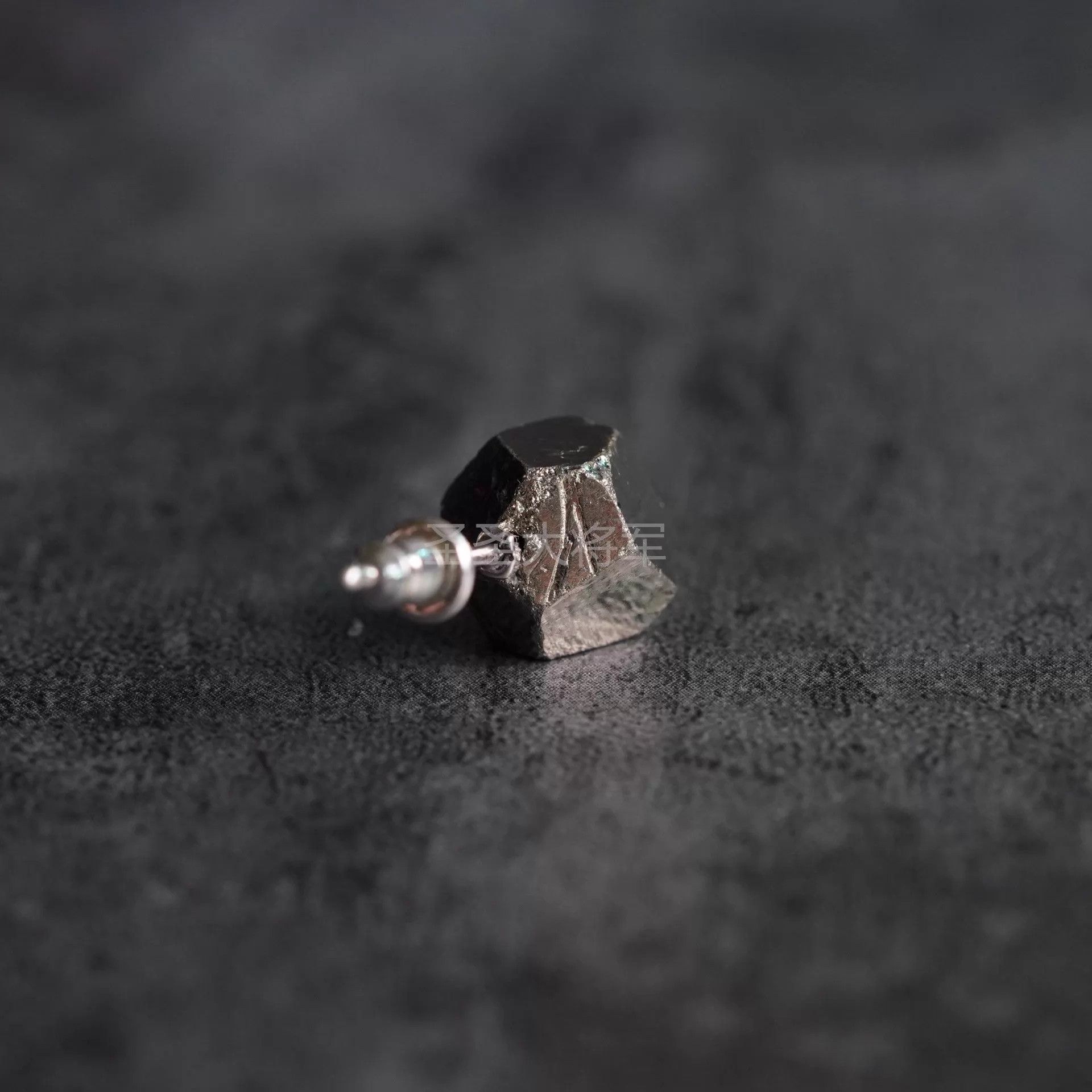 DETAJ Detaj Aged Yellow Ironstone Studs-Je Suis Comme Je Suis Size ONE SIZE - 2 Thumbnail