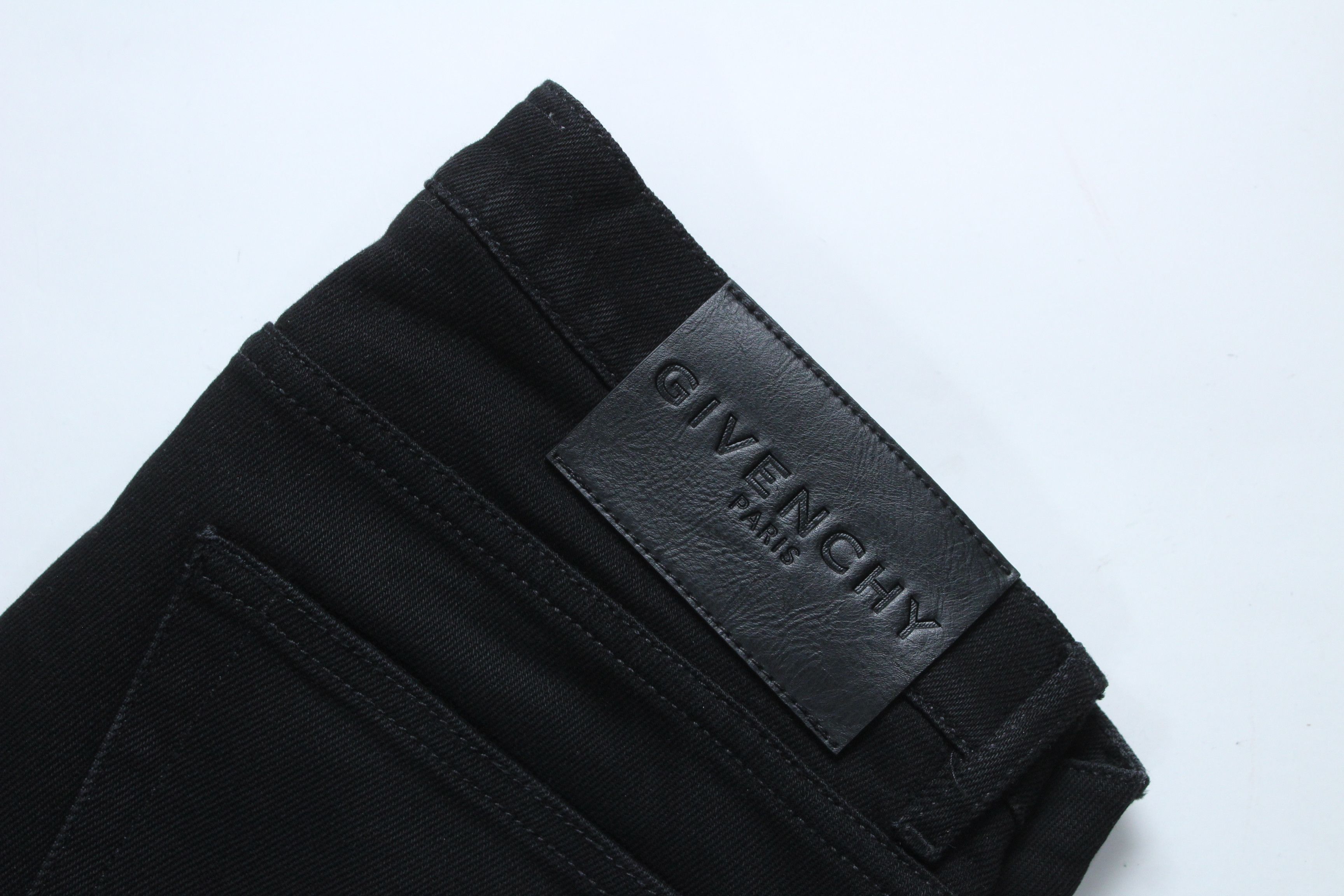 Givenchy Givenchy Black Slim Fit Jeans with Raw Hem Detail Size US 29 - 11 Thumbnail