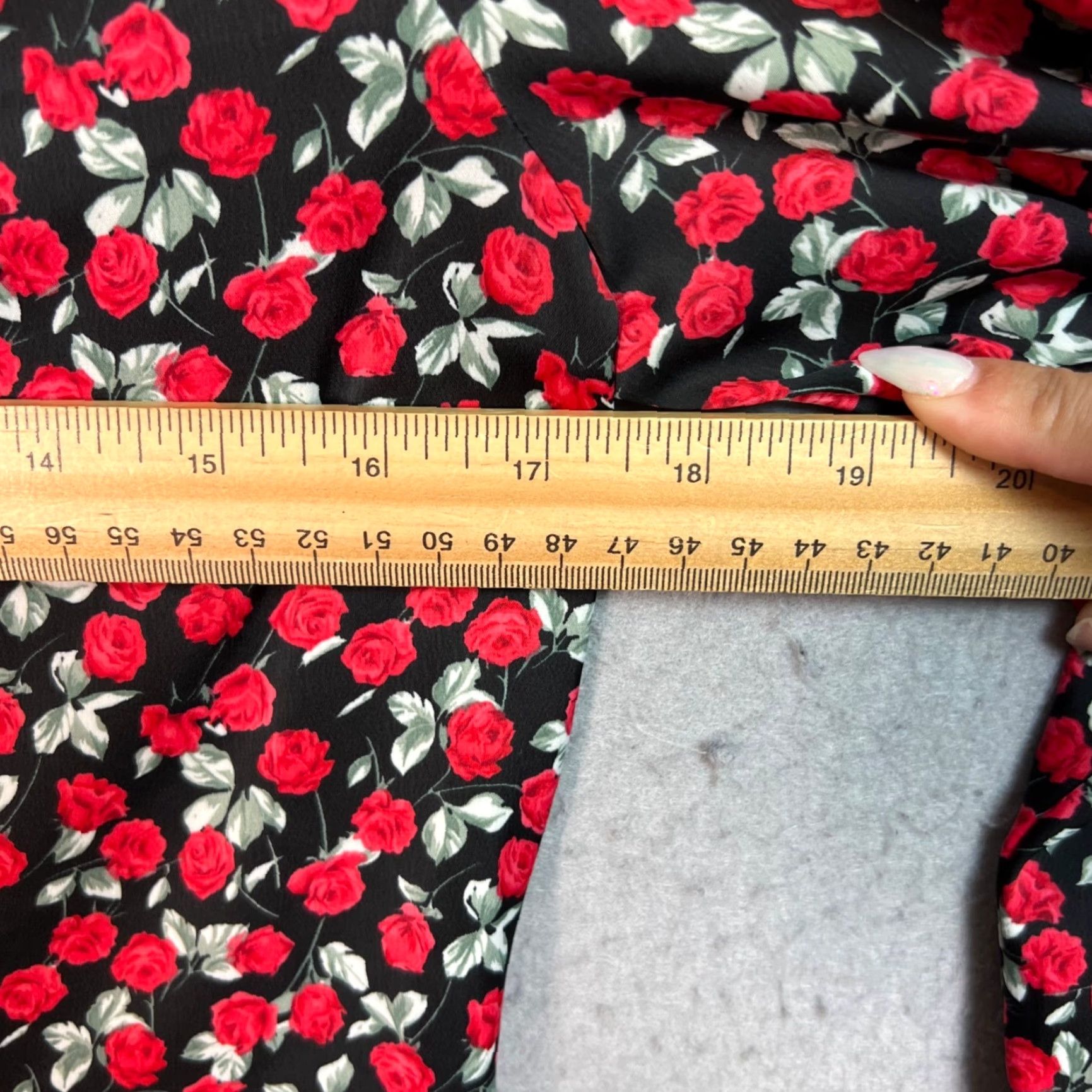 Zara Zara Blouse Womens Medium Floral Drape Neck Red & Black Rose Print Long Sleeve Mature Colorful 8/10 Womens Size M / US 6-8 / IT 42-44 - 5 Thumbnail