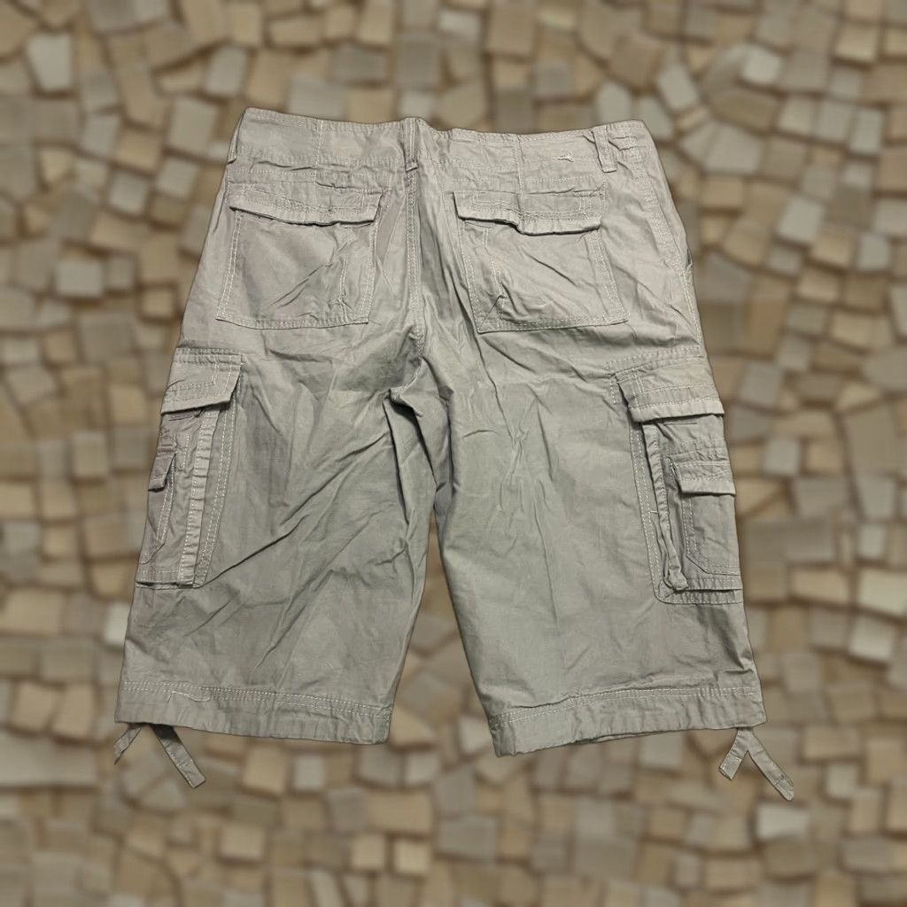 Vintage Unionbay Cargo Shorts Men's 36 Gray Pockets Casual Cargo Shorts, Regular Fit, Inseam 14in, Gray, UnionBay Size US 36 / EU 52 - 1 Thumbnail