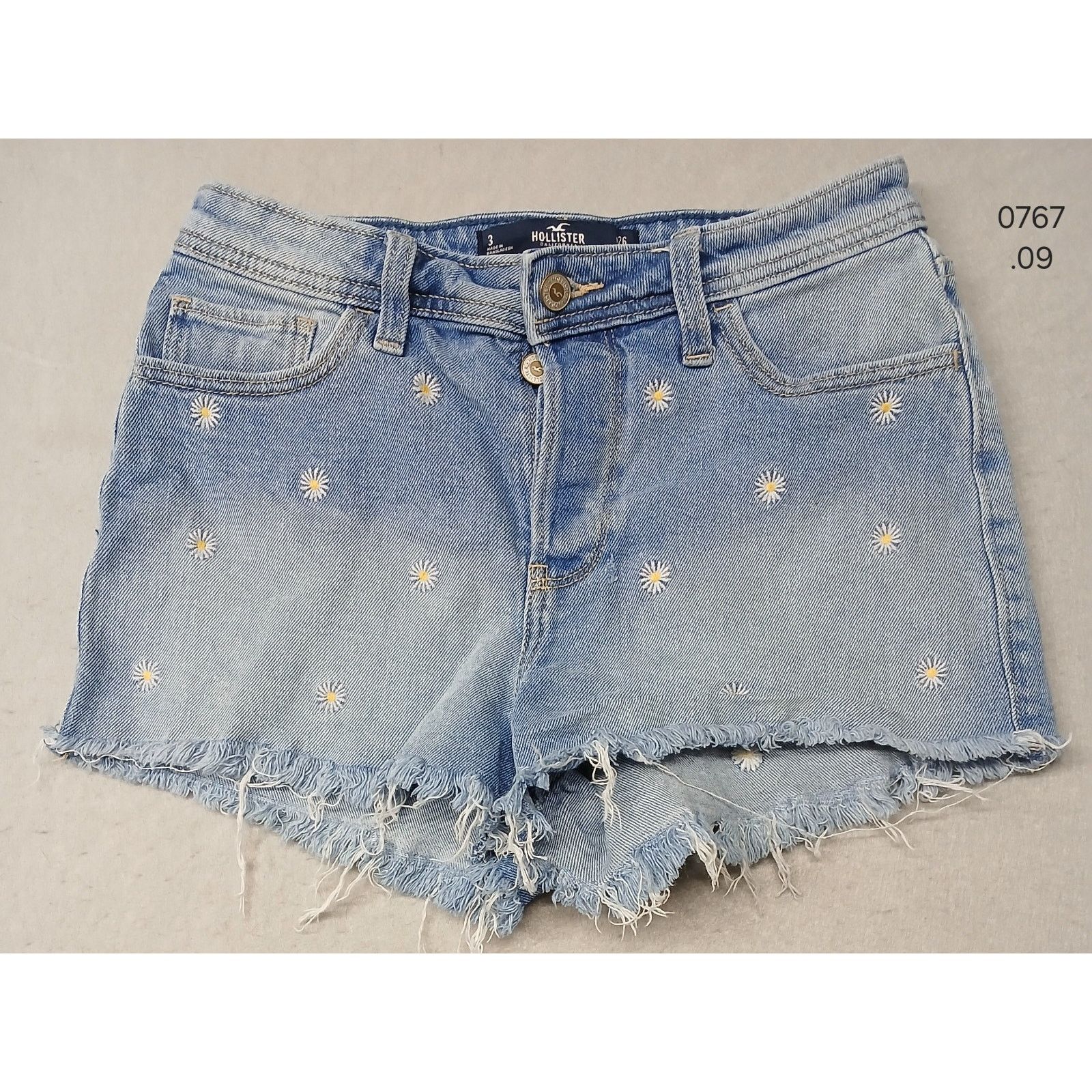 Hollister Hollister (26) Women's Ruched Floral Design Cut Off Shorts Size 26" / US 2 / IT 38 - 1 Thumbnail