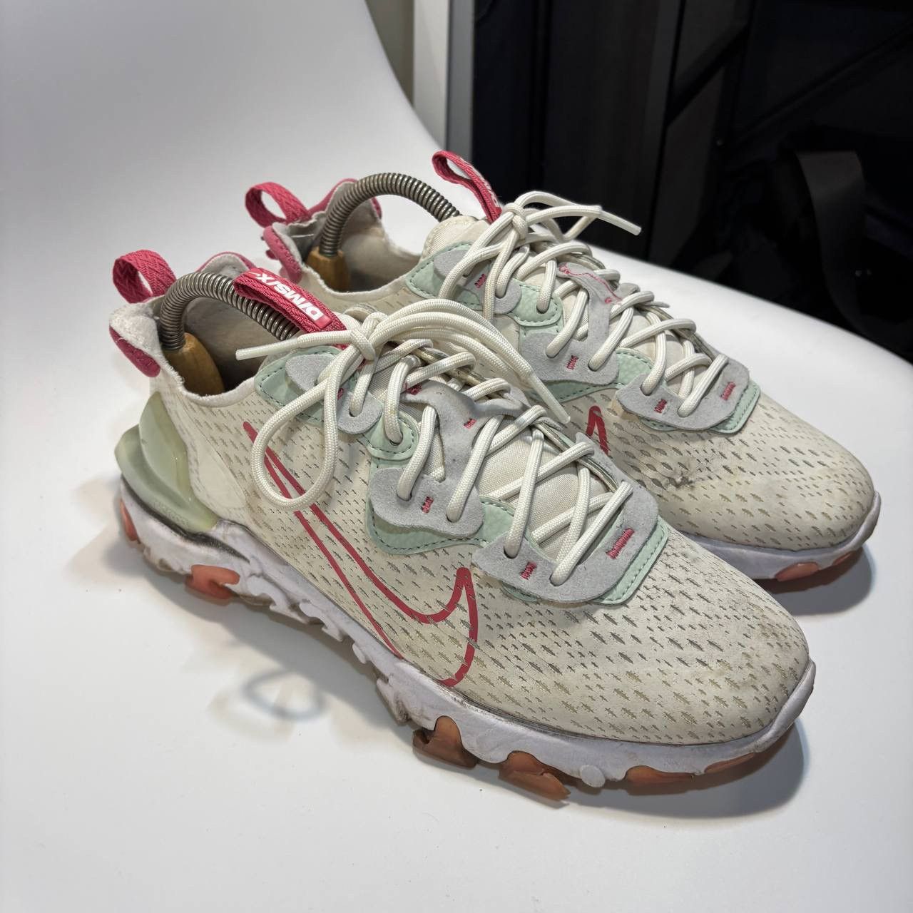 Nike Women’s Nike react shoes Size:41 (UK 7) Size US 9.5 / IT 39.5 - 3 Thumbnail