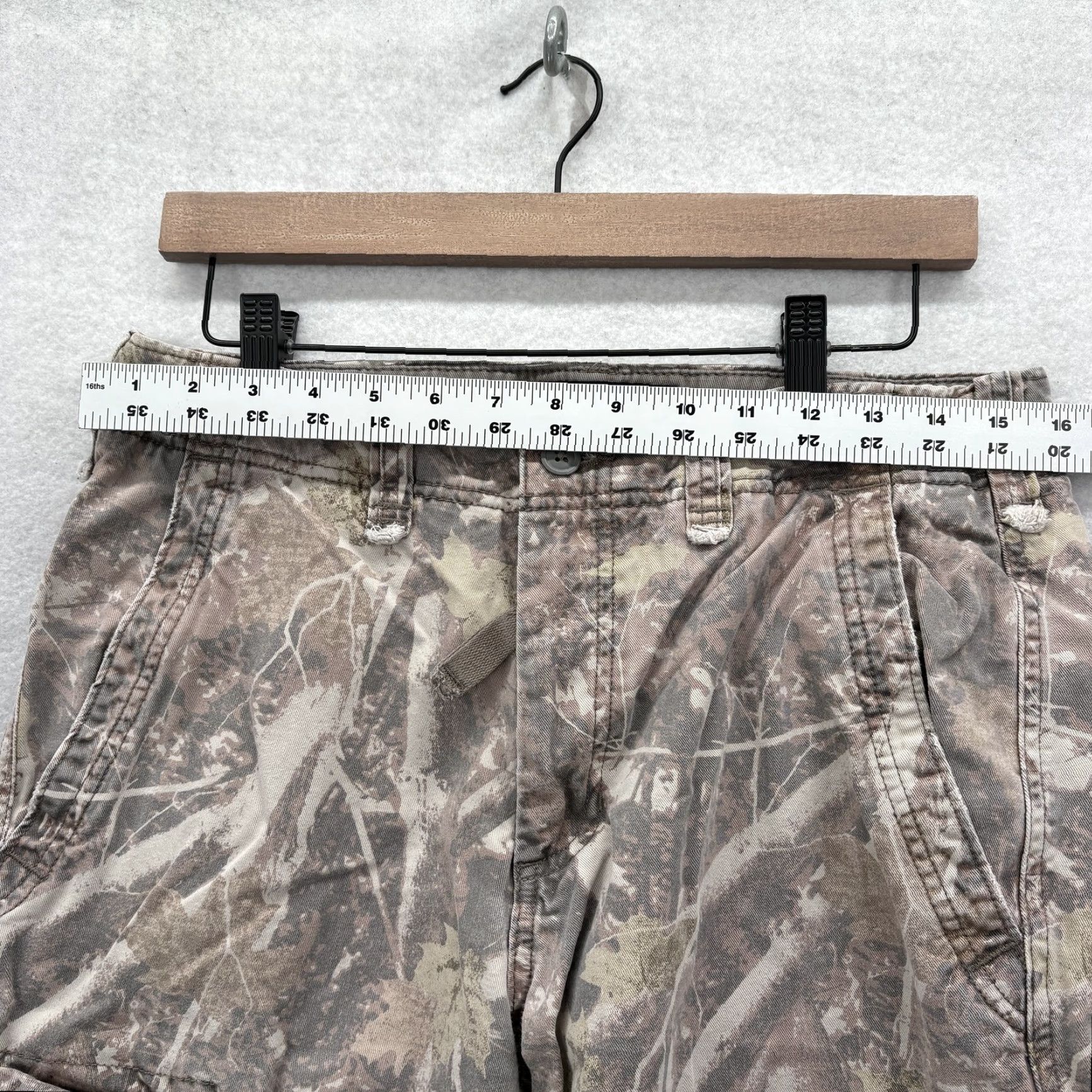 Abercrombie & Fitch Abercrombie & Fitch Cargo Pants Mens 32x30 Brown Camo Relaxed Fit Cargo Pocket Men Denim? Size US 32 / EU 48 - 5 Thumbnail