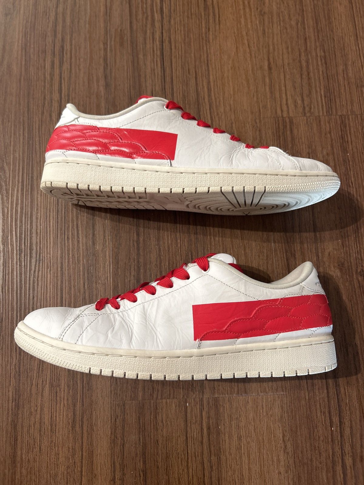 Jordan Brand × Nike Air Jordan 1 Centre Court Size US 10 / EU 43 - 2 Thumbnail