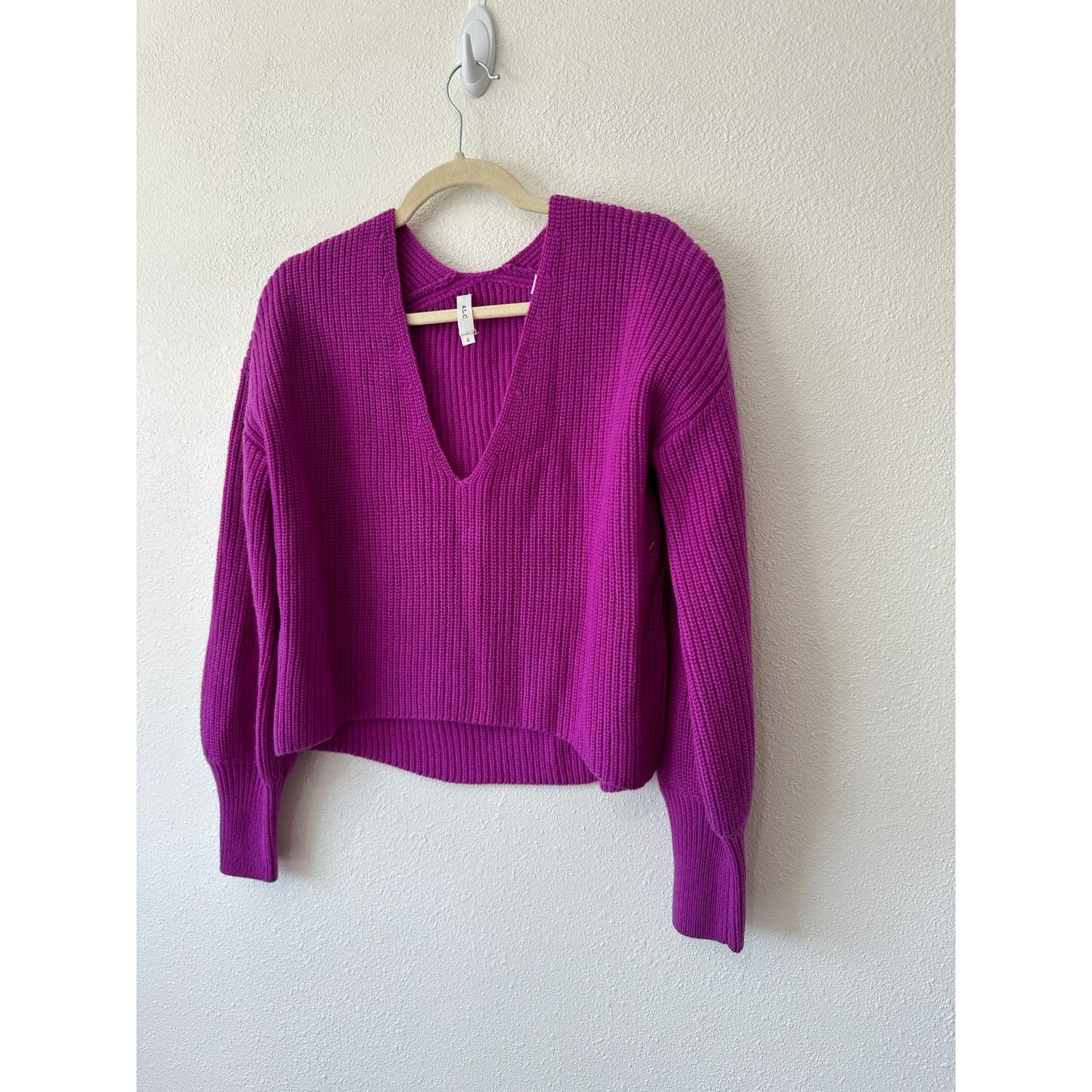 A.L.C. A.L.C. Violet Deep V-Neck Long Sleeve Boxy Crop Sweater XS Size XS / US 0-2 / IT 36-38 - 3 Thumbnail
