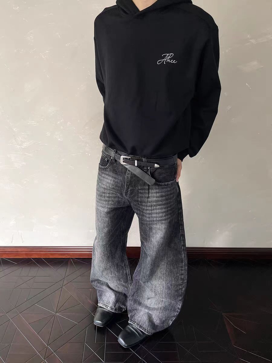 Jean Water-washed black curved-leg distressed jeans Size US 30 / EU 46 - 4 Thumbnail