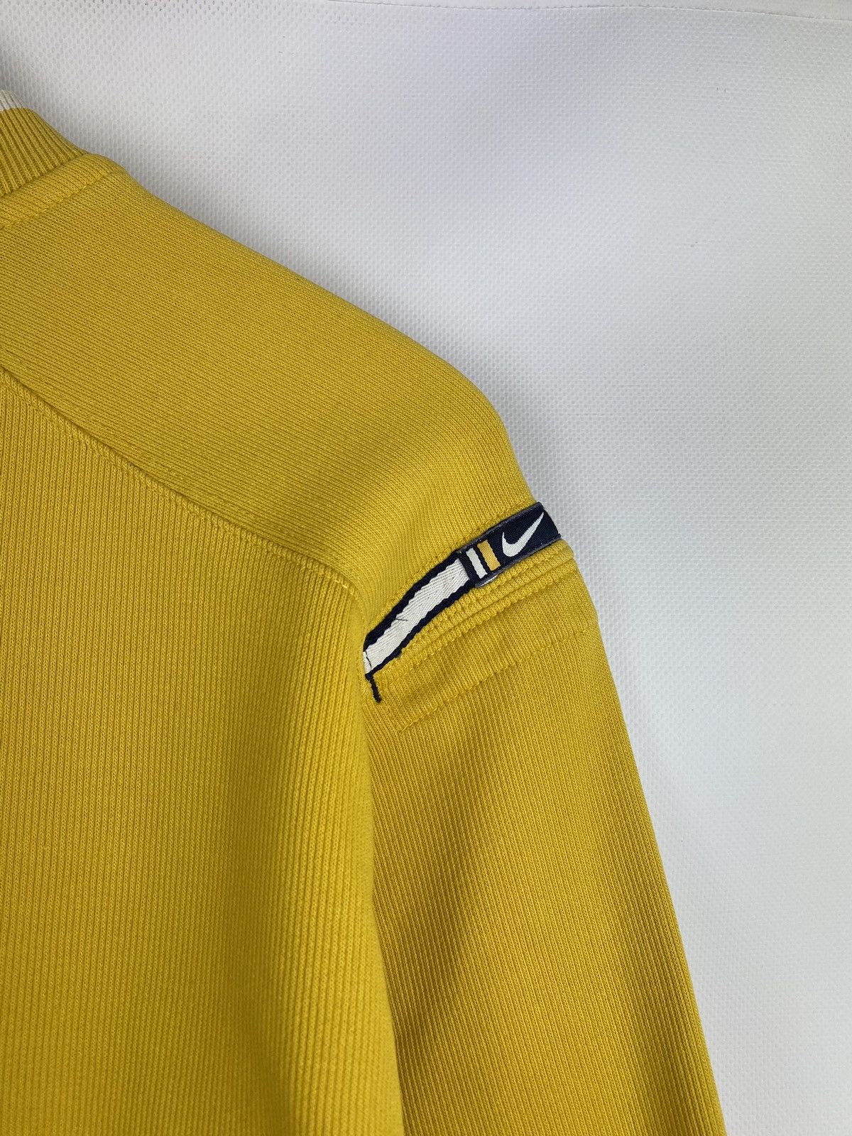 Nike VTG 90s Nike Big Logo Embroidered Sweatshirt Pullover Size US S / EU 44-46 / 1 - 21 Thumbnail