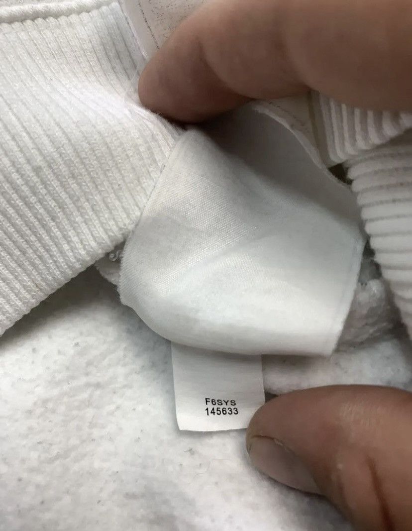 Other Nike Sweater Vintage Faded Big Logo Size US XL / EU 56 / 4 - 12 Thumbnail