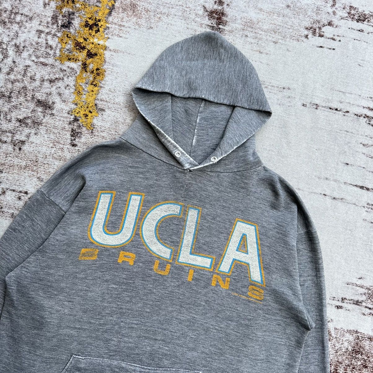 Vintage VINTAGE UCLA SPELL OUT UNIVERSITY COLLEGE 90S Size US M / EU 48-50 / 2 - 4 Thumbnail