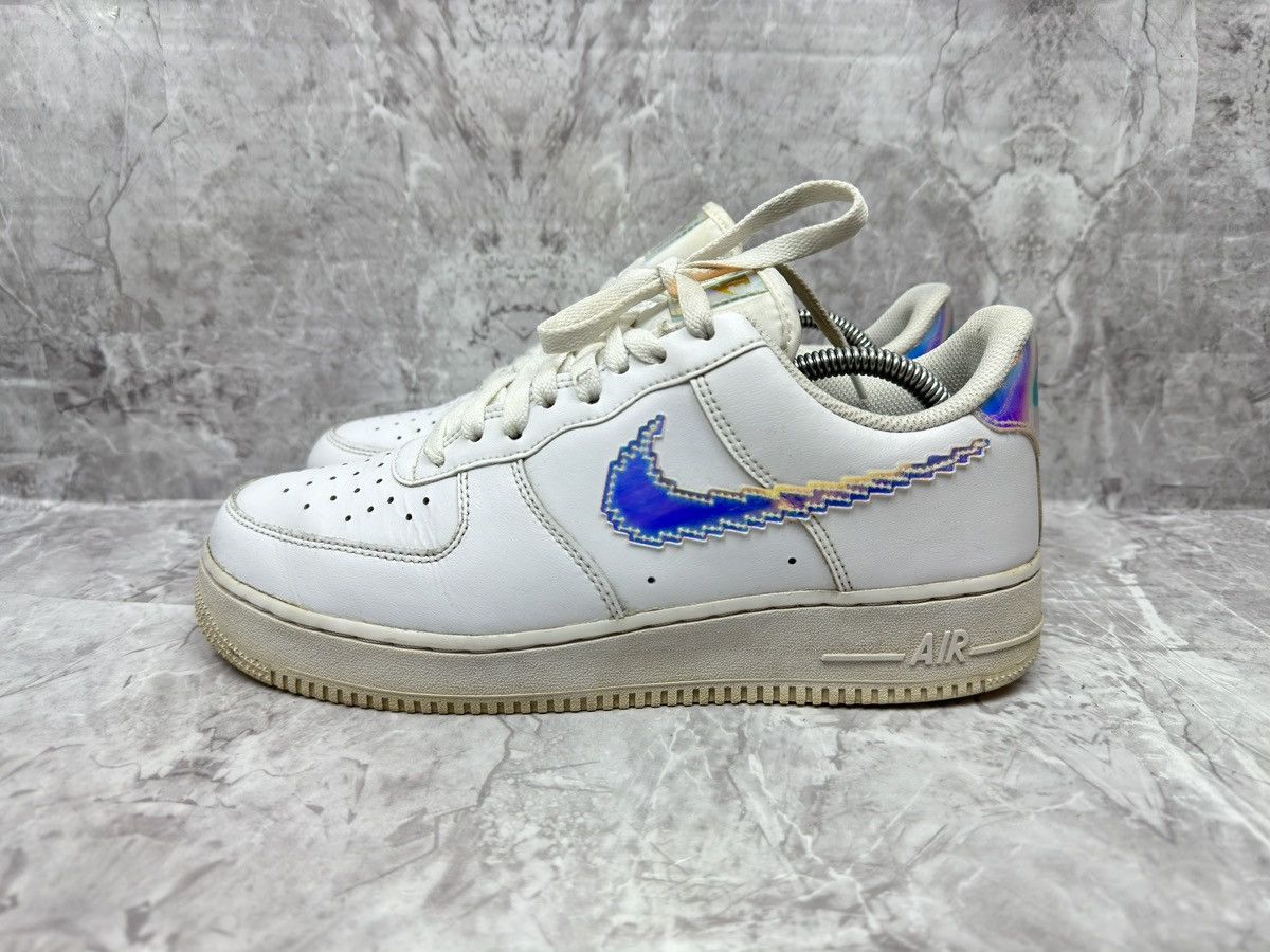 Nike Nike Air Force 1 Low Iridescent Pixel Swoosh Size US 9 / EU 42 - 5 Thumbnail