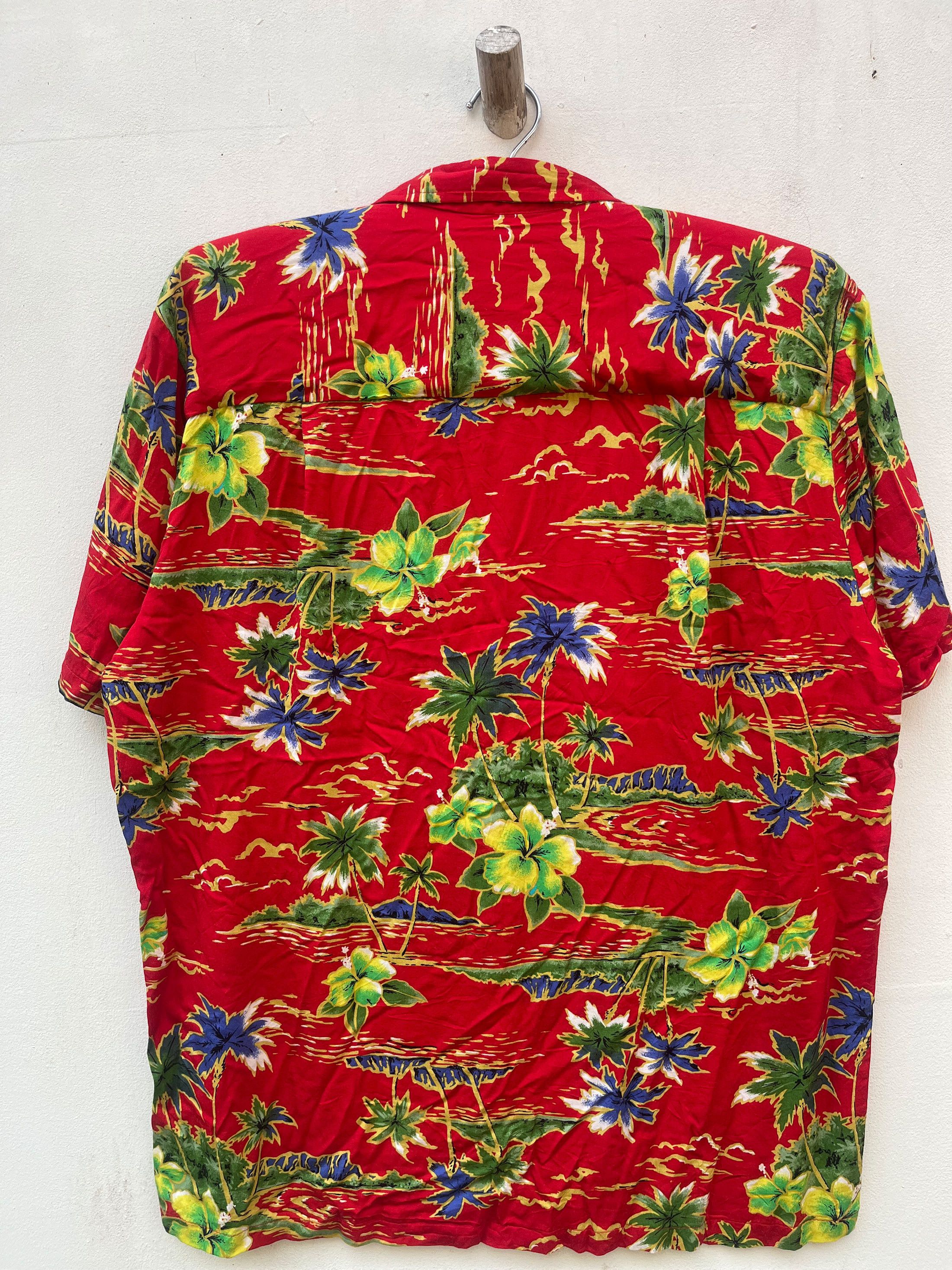 Paradise Found Vintage Honolulu Hawaii Camp Full Printed 70s 80s Short Size US L / EU 52-54 / 3 - 4 Thumbnail