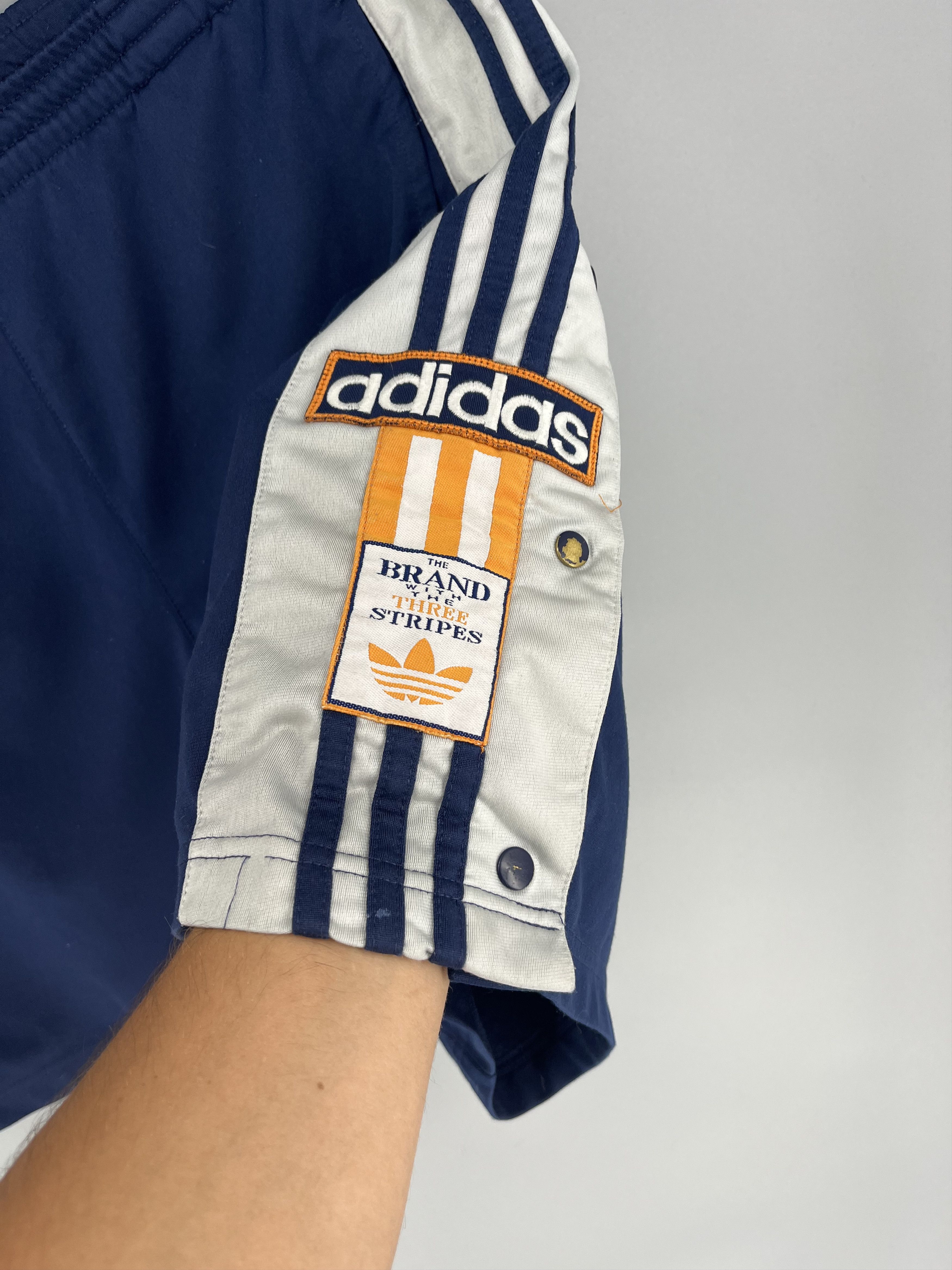Adidas 90s Vintage Adidas Streetwear Mini Logo Shorts Travis Style Size US 36 / EU 52 - 4 Thumbnail