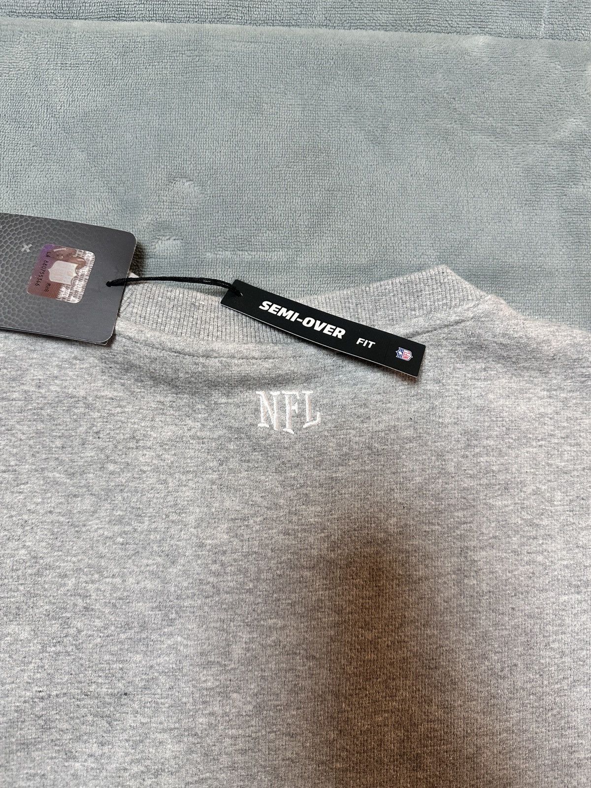 NFL New NFL Athletic Logo Crewneck Sweater Size XLarge Size US XL / EU 56 / 4 - 9 Thumbnail