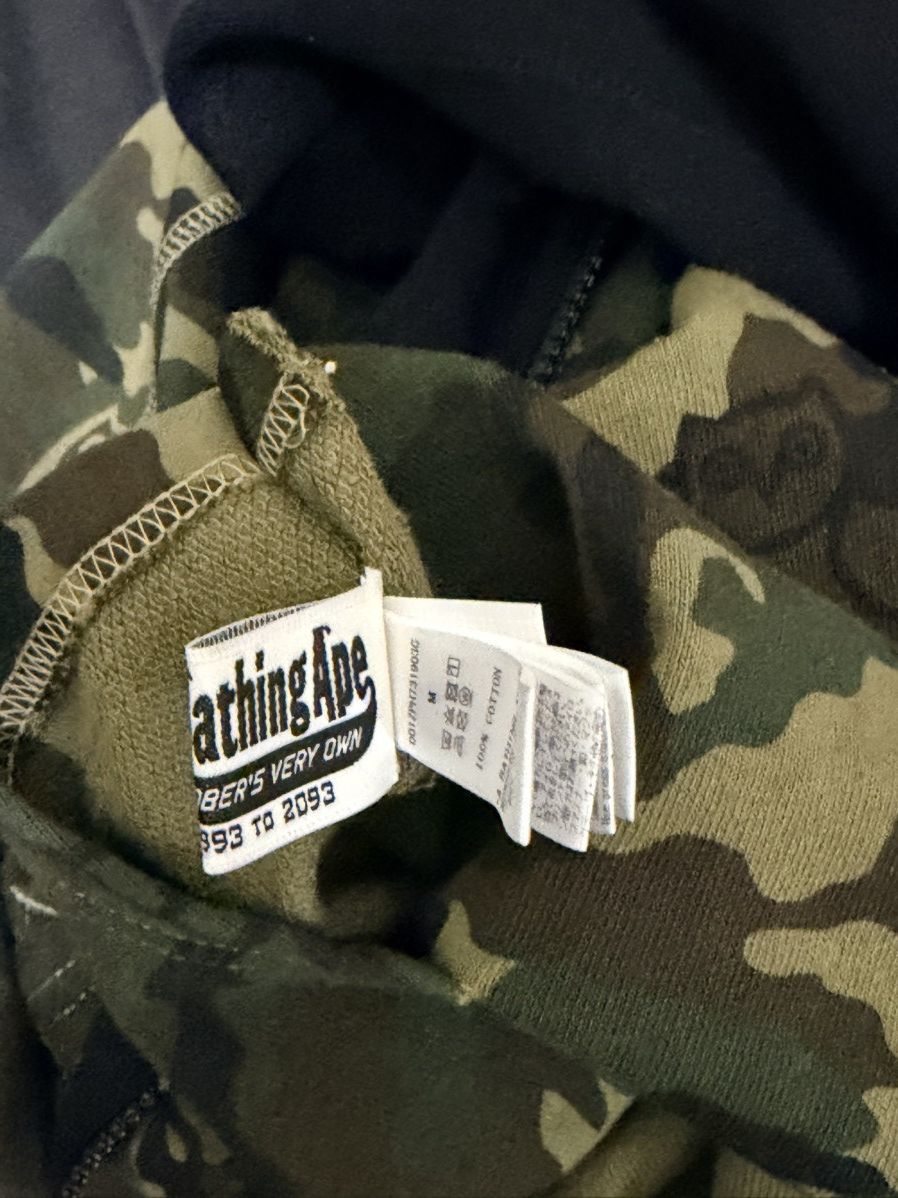 Bape × October's Very Own Bape x OVO Woodland Camo Shark Reversible Full Zip Hoodie Size US M / EU 48-50 / 2 - 7 Thumbnail
