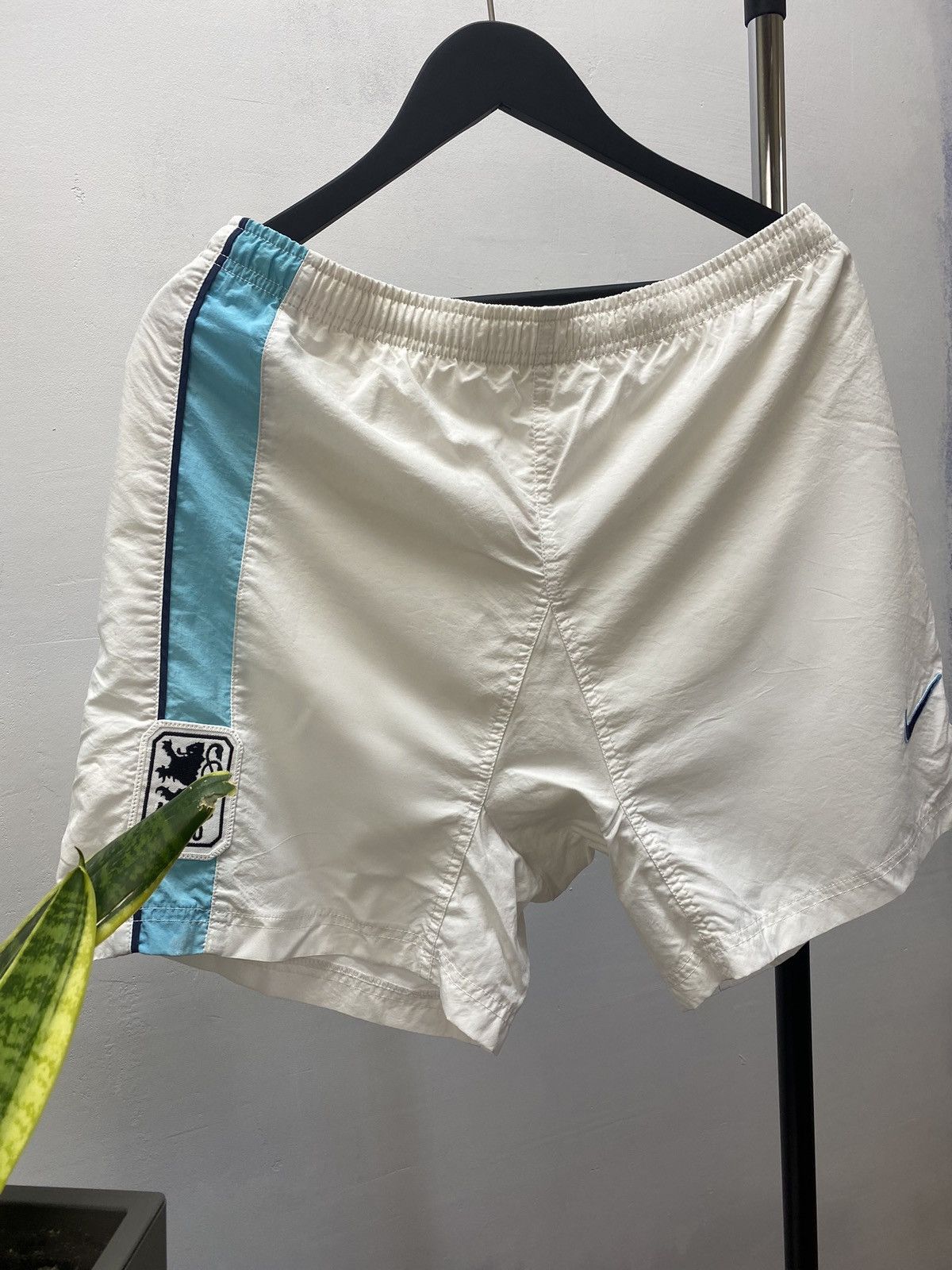 Nike × Vintage 1860 Munich Munchen 1997 1998 Homme Soccer Shorts Size US 32 / EU 48 - 3 Thumbnail