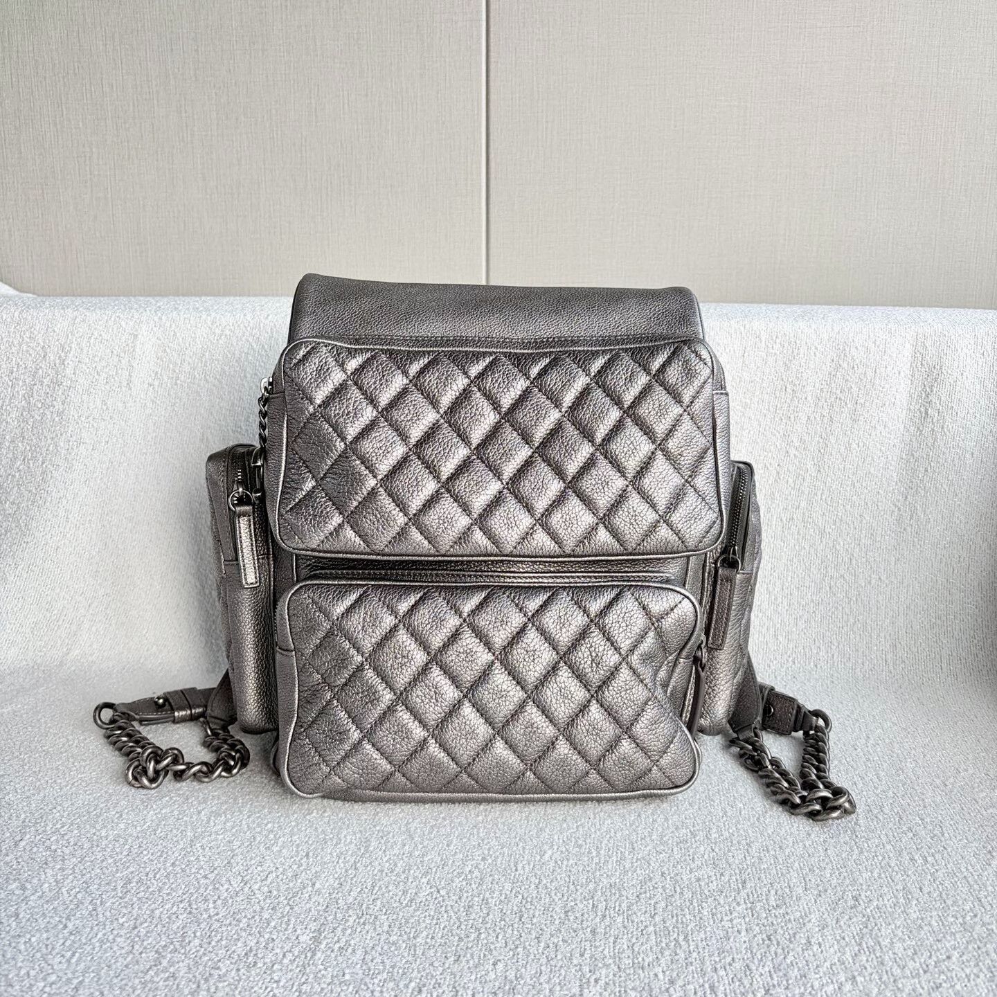 Chanel Pre-loved Bag Very good condition Size ONE SIZE - 1 Thumbnail