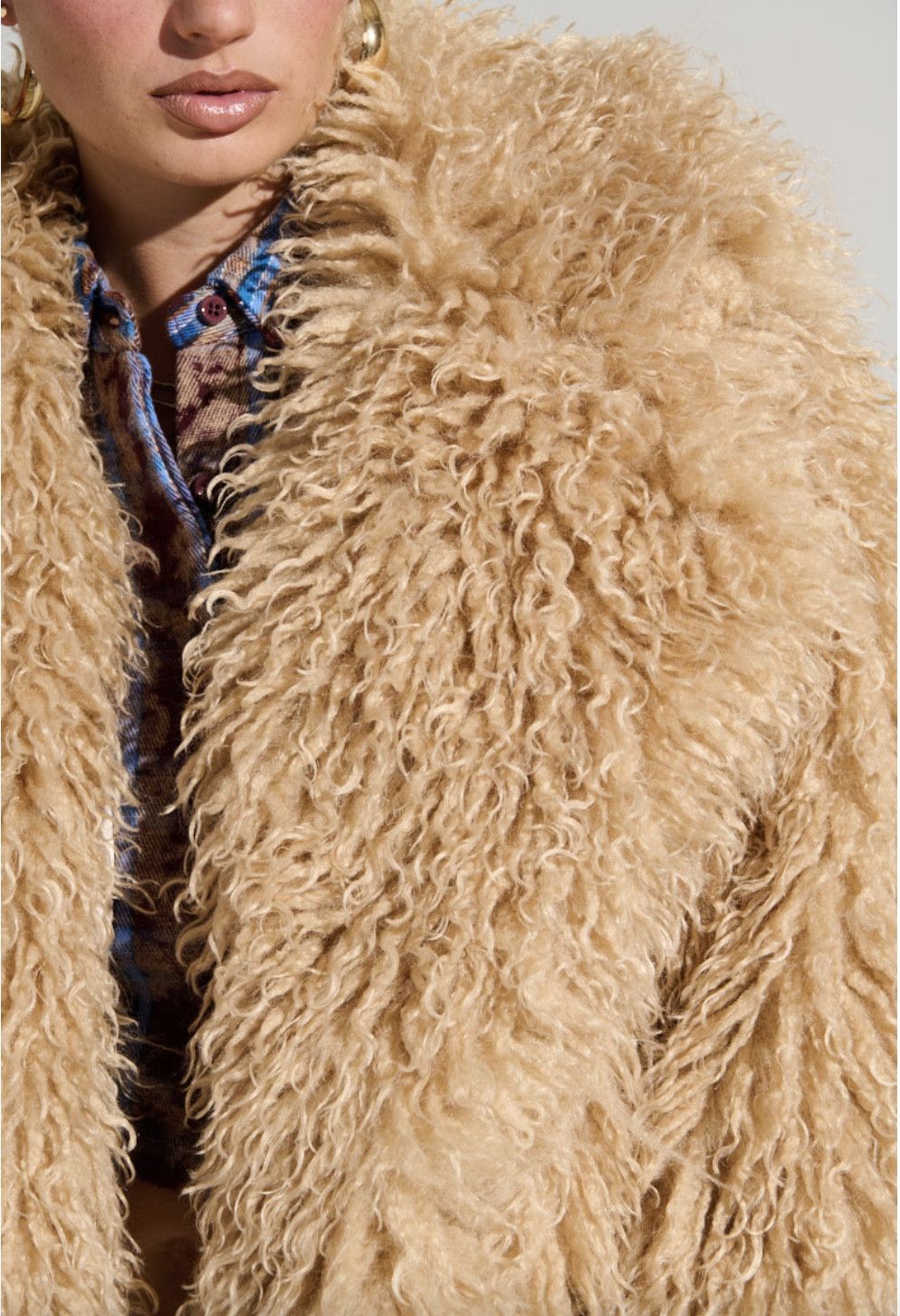 Akira AKIRA OVERSIZED CROPPED JOJO GOLDEN FAUX FUR COAT Size XL / US 12-14 / IT 48-50 - 3 Thumbnail