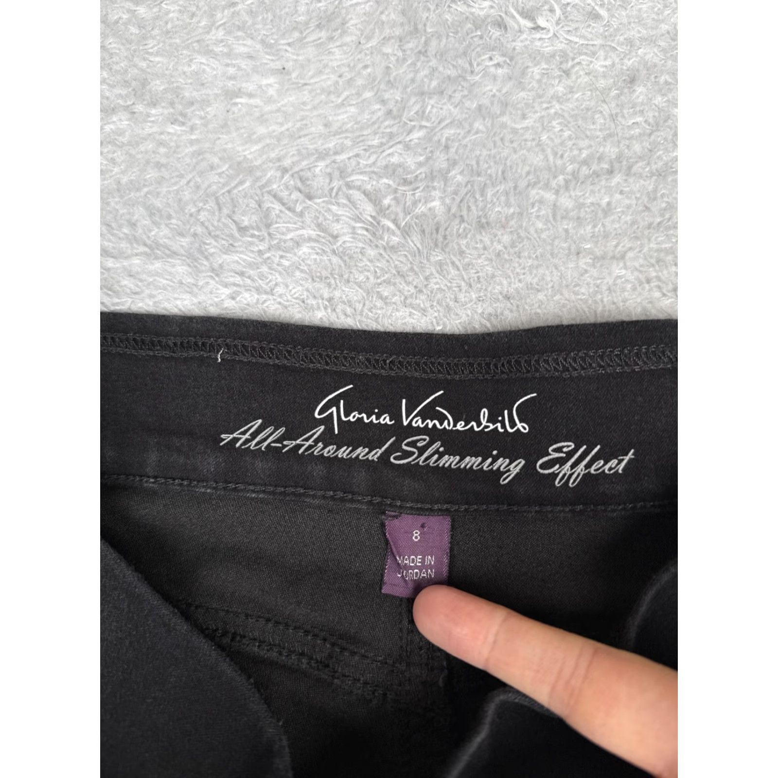 Gloria Vanderbilt Gloria Vanderbilt Jeans Capri Women 8 Black Dark Wash High Rise Stretch Slim 30 Inseam 17 in 5-Pocket Denim Capris City Vintage: No Womens Size 30" / US 8 / IT 44 - 5 Thumbnail