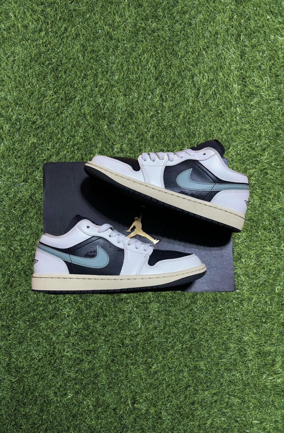 Jordan Brand Wmns Air Jordan 1 Low Jade Smoke Size US 7.5 / IT 37.5 - 1 Thumbnail