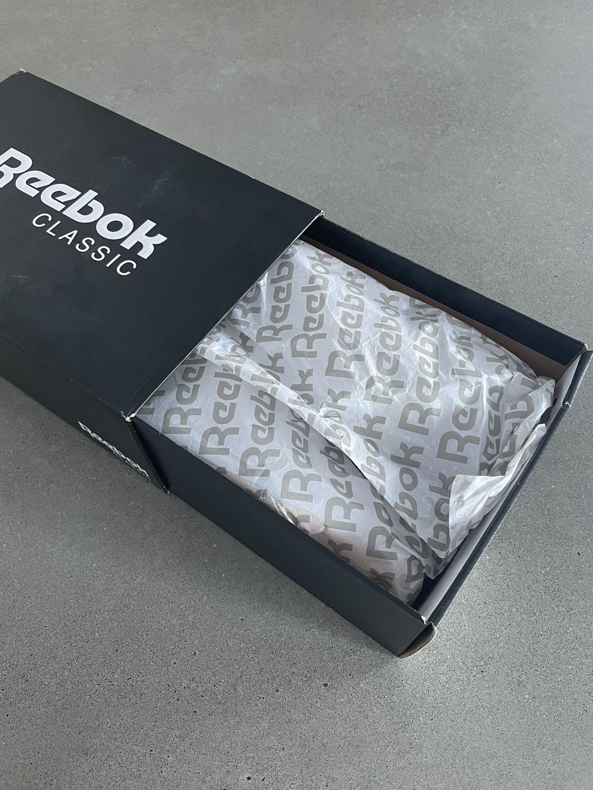 Eric Emanuel × Reebok NEW: Reebok x Eric Emanuel Club C 85 "Regal Purple" FY3411 Size US 11 / EU 44 - 3 Thumbnail