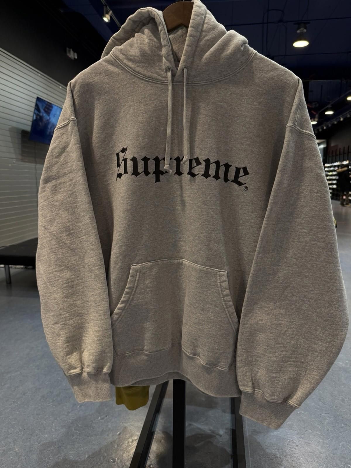 Supreme Supreme Washed Old English Hooded Sweatshirt FW25 GREY LARGE Size US L / EU 52-54 / 3 - 4 Thumbnail