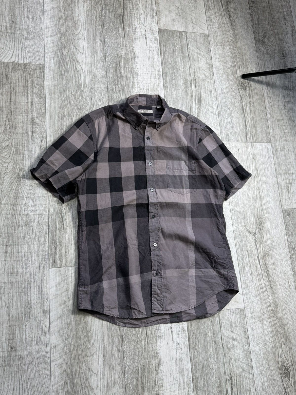 Burberry Burberry brit luxury button-up shirt streetwear y2k rare Size US M / EU 48-50 / 2 - 1 Thumbnail