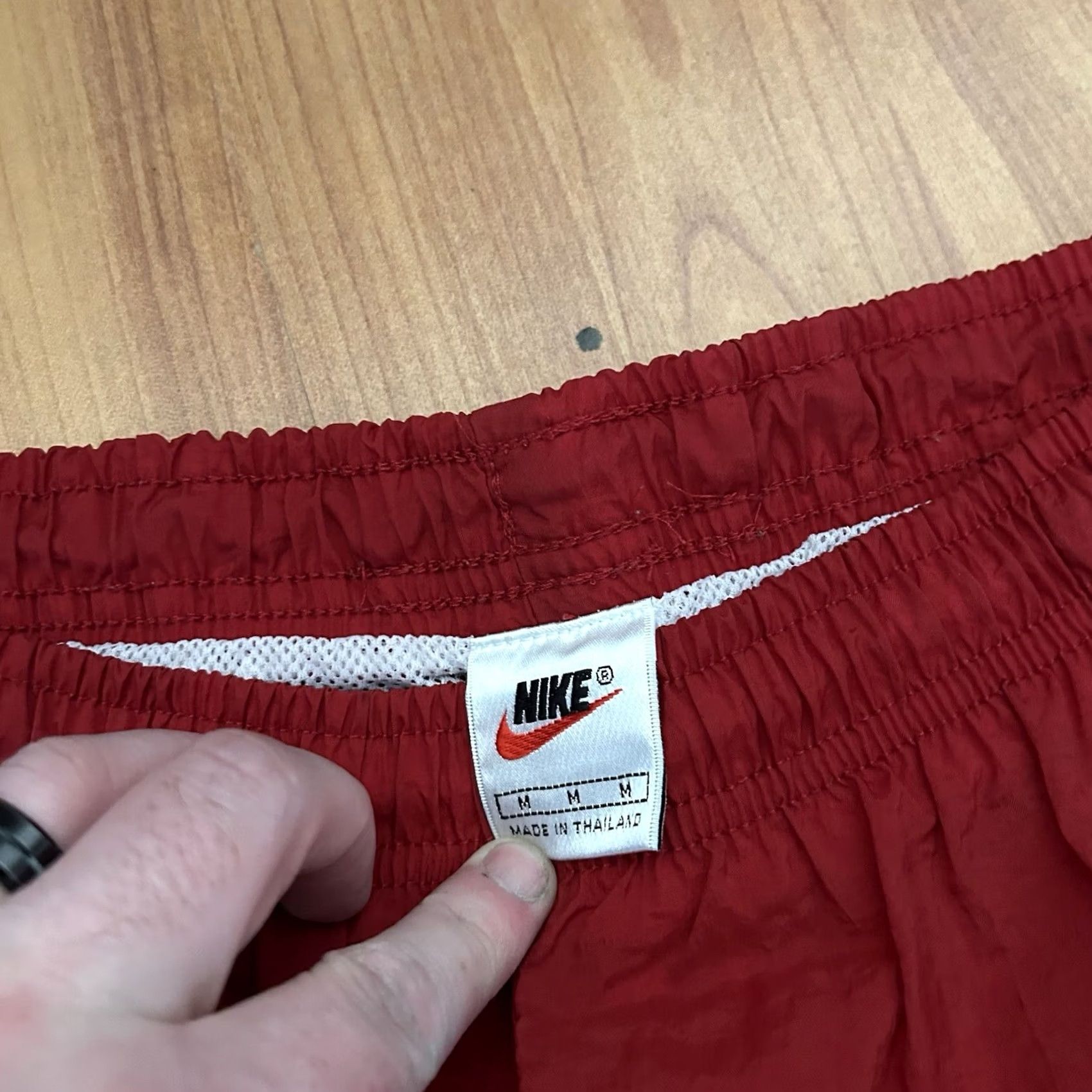 Nike VINTAGE Nike Nylon Shorts Men M Red 90s Athletic Activewear Short Size US 31 - 4 Thumbnail