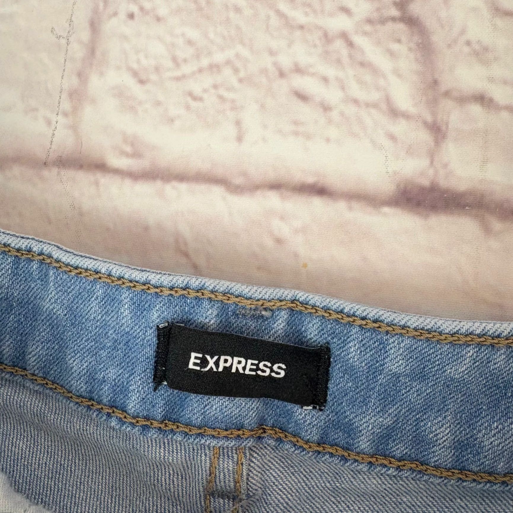 Express Express Women’s 6 Denim Mom Jean Shorts Blue 6 Inseam Raw Hem Fringe 5-Pocket Zip Front Relaxed Fit Casual Summer Spring Size 28" / US 6 / IT 42 - 5 Thumbnail
