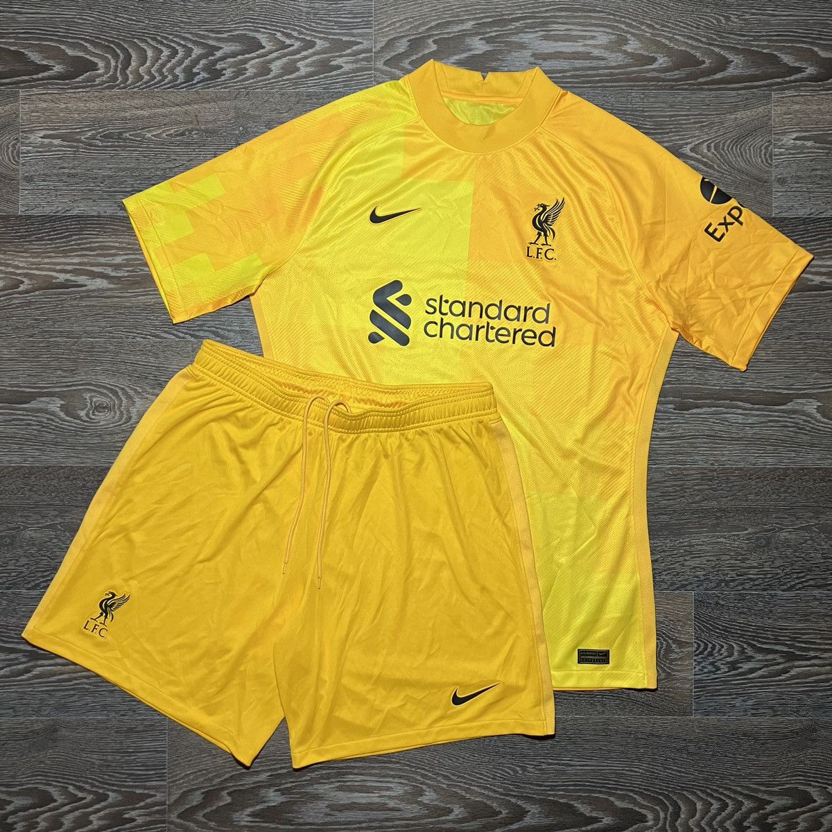 Nike LIVERPOOL FC 2021/22 Away Goalkeeper Kit Player Issue