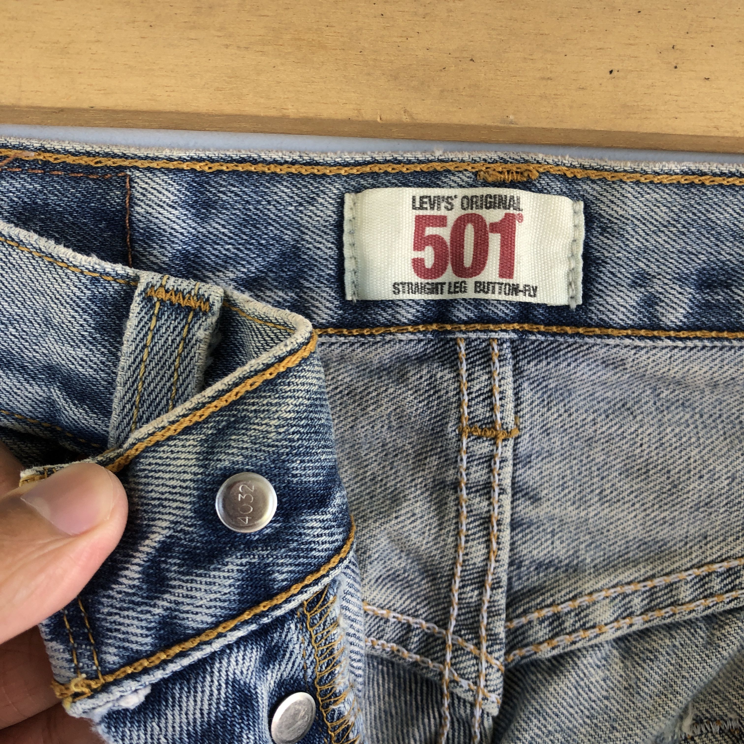 Levi's Vintage Distressed Levis 501 Jeans Levi's Light Wash Denim Size 24" / US 00 / IT 34 - 6 Thumbnail