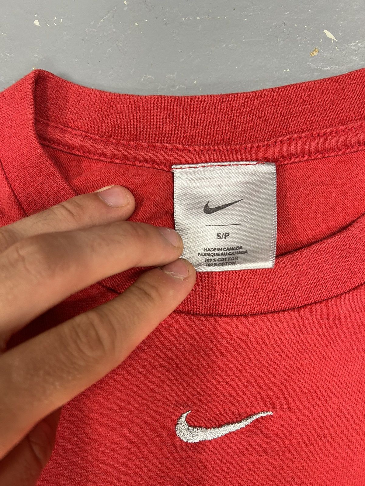 Nike × Vintage Crazy Vintage Y2K Essential Red Nike Center Swoosh Tee Shirt Size US L / EU 52-54 / 3 - 2 Thumbnail