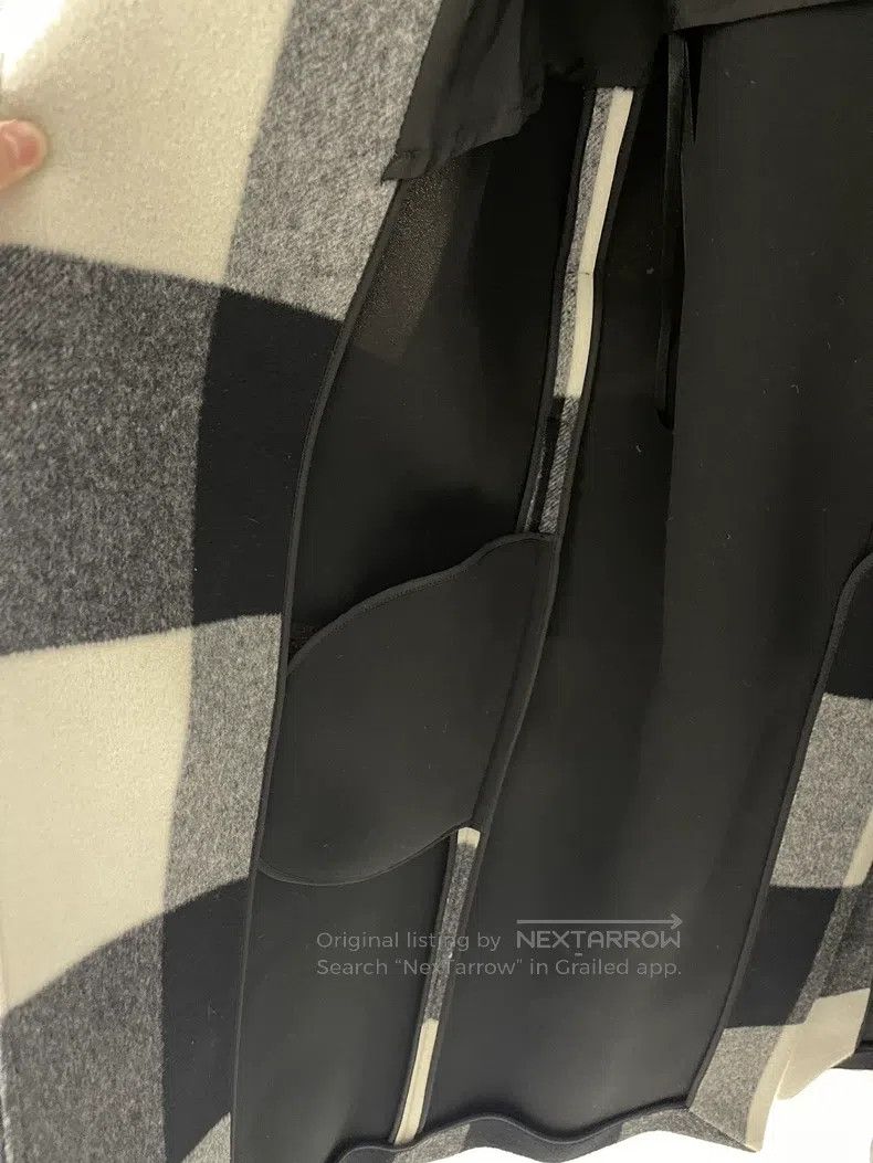 Versace Versace Women's coats Size XS / US 0-2 / IT 36-38 - 4 Thumbnail