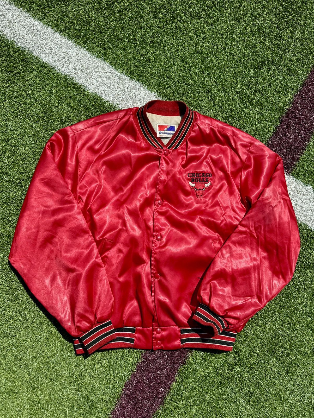 Chalk Line × NBA × Vintage Chicago Bulls 90’s Vintage Chalk Line Satin Jacket Size US XL / EU 56 / 4 - 2 Thumbnail