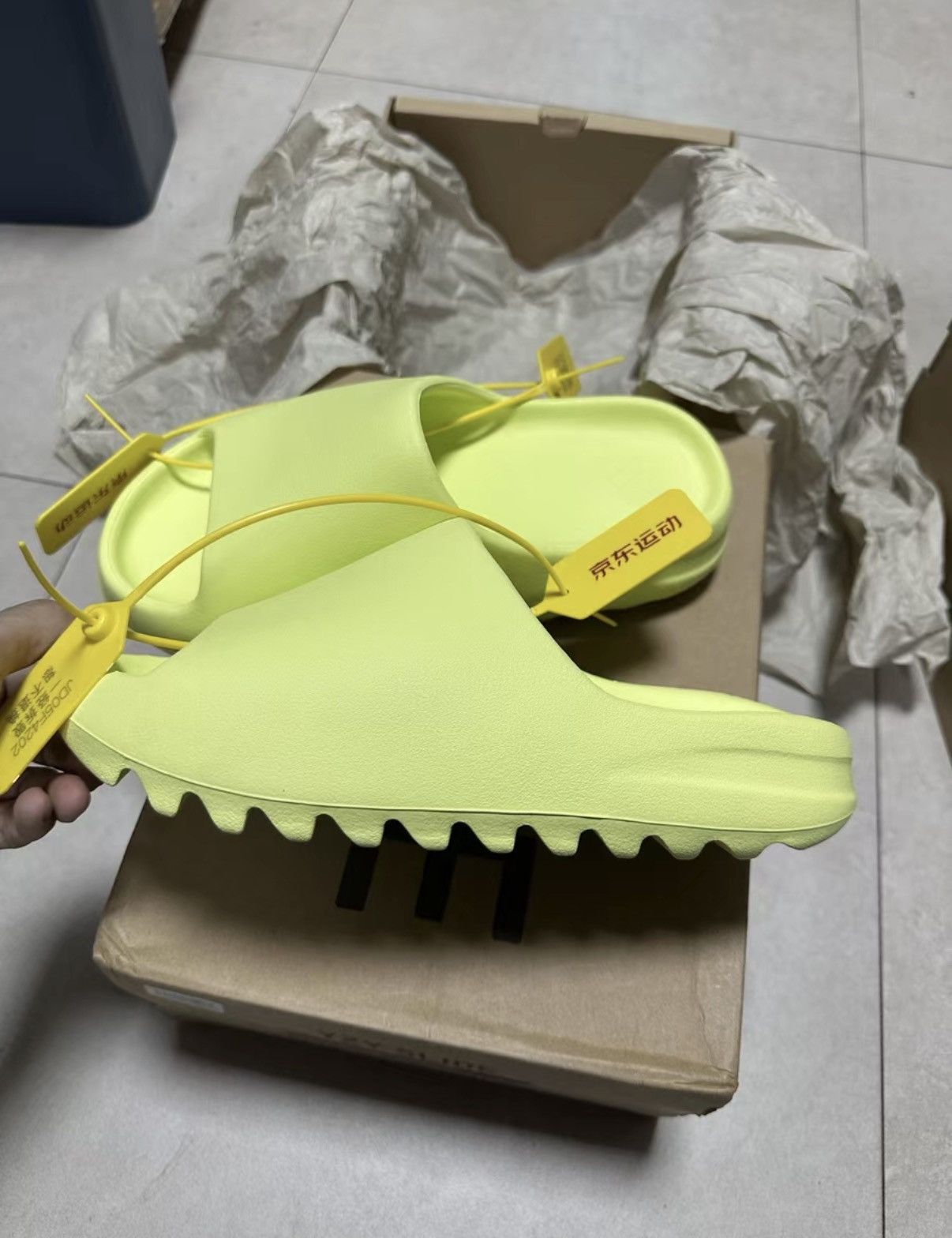 Adidas Adidas Yeezy Slide Glow Green HQ6447 K37 Size US 8 / EU 41 - 3 Thumbnail