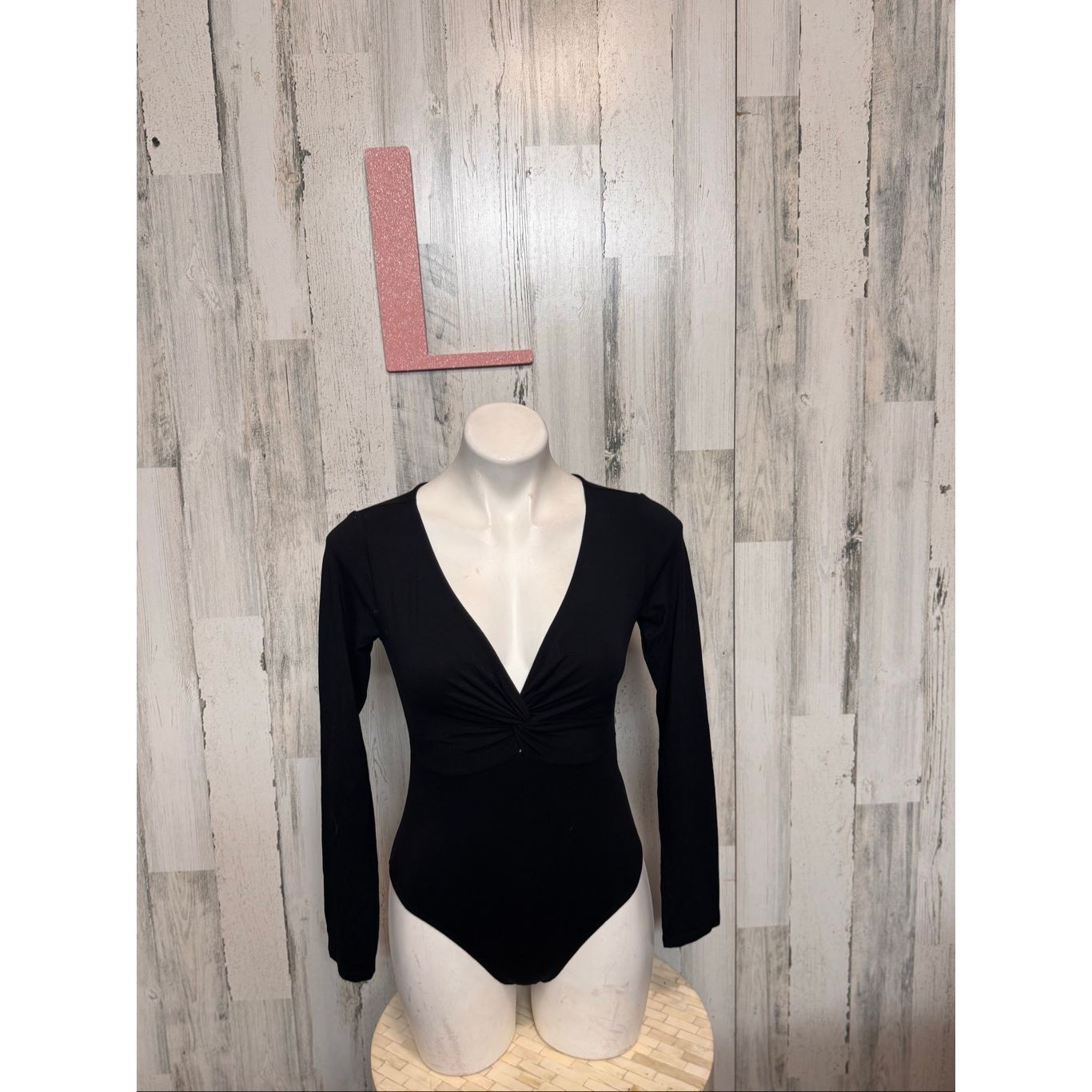 Forever 21 Forever 21 Black Long Sleeve Deep V Bodysuit Women’s Size L Size L / US 10 / IT 46 - 1 Thumbnail