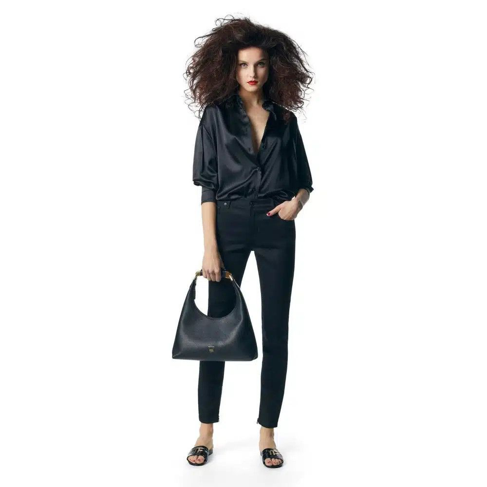 o1loc1c0325 L1692 Size: OS / Hobo Bag in Black