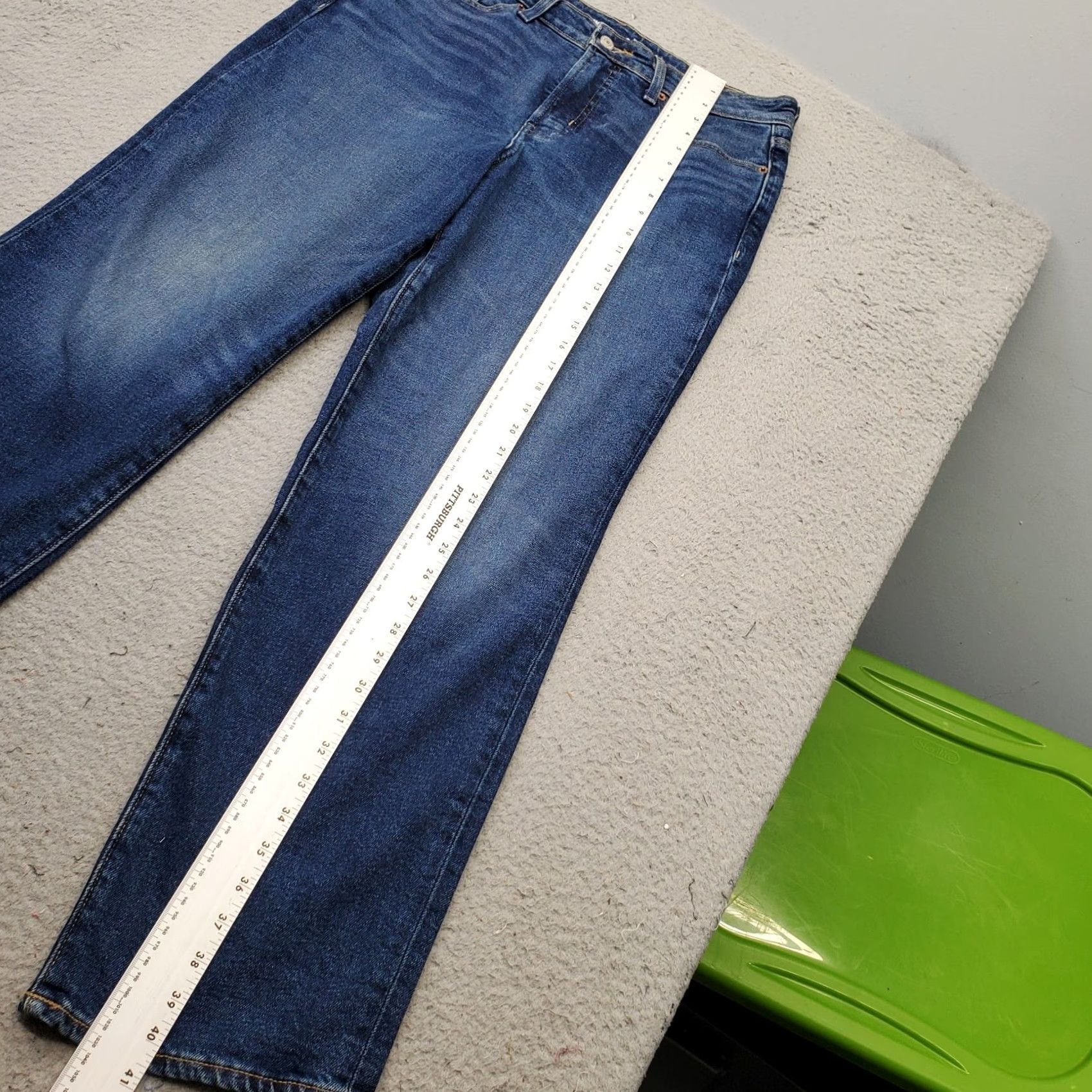 Old Navy Old Navy Jeans Womens 10 Blue Denim Relaxed Straight High-Rise 5-Pocket Pockets Denim Jeans Womens 10 XL? Size 32" / US 10 / IT 46 - 3 Thumbnail