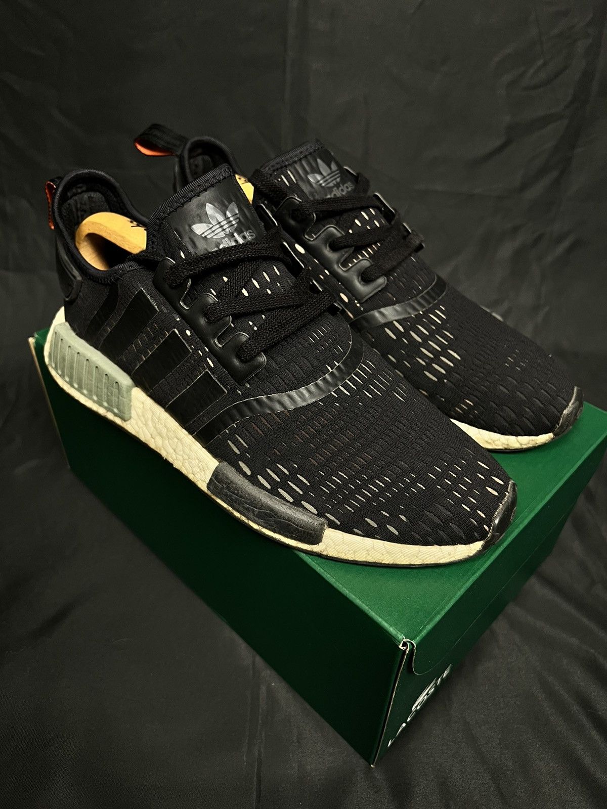 Adidas × Japanese Brand RARE Adidas NMD R1 base green core black Size US 10 / EU 43 - 3 Thumbnail