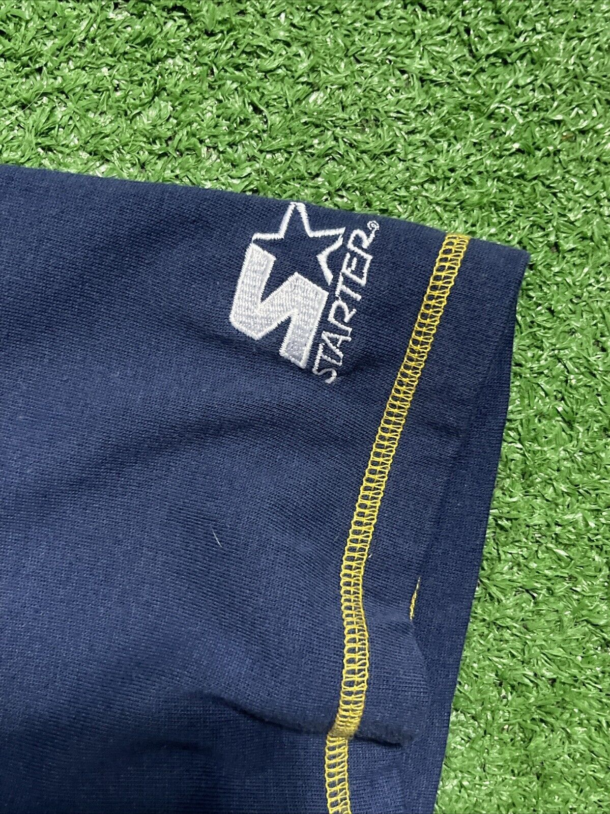Starter Vintage Starter Michigan Wolverines NCAA Henley Size US XL / EU 56 / 4 - 4 Thumbnail