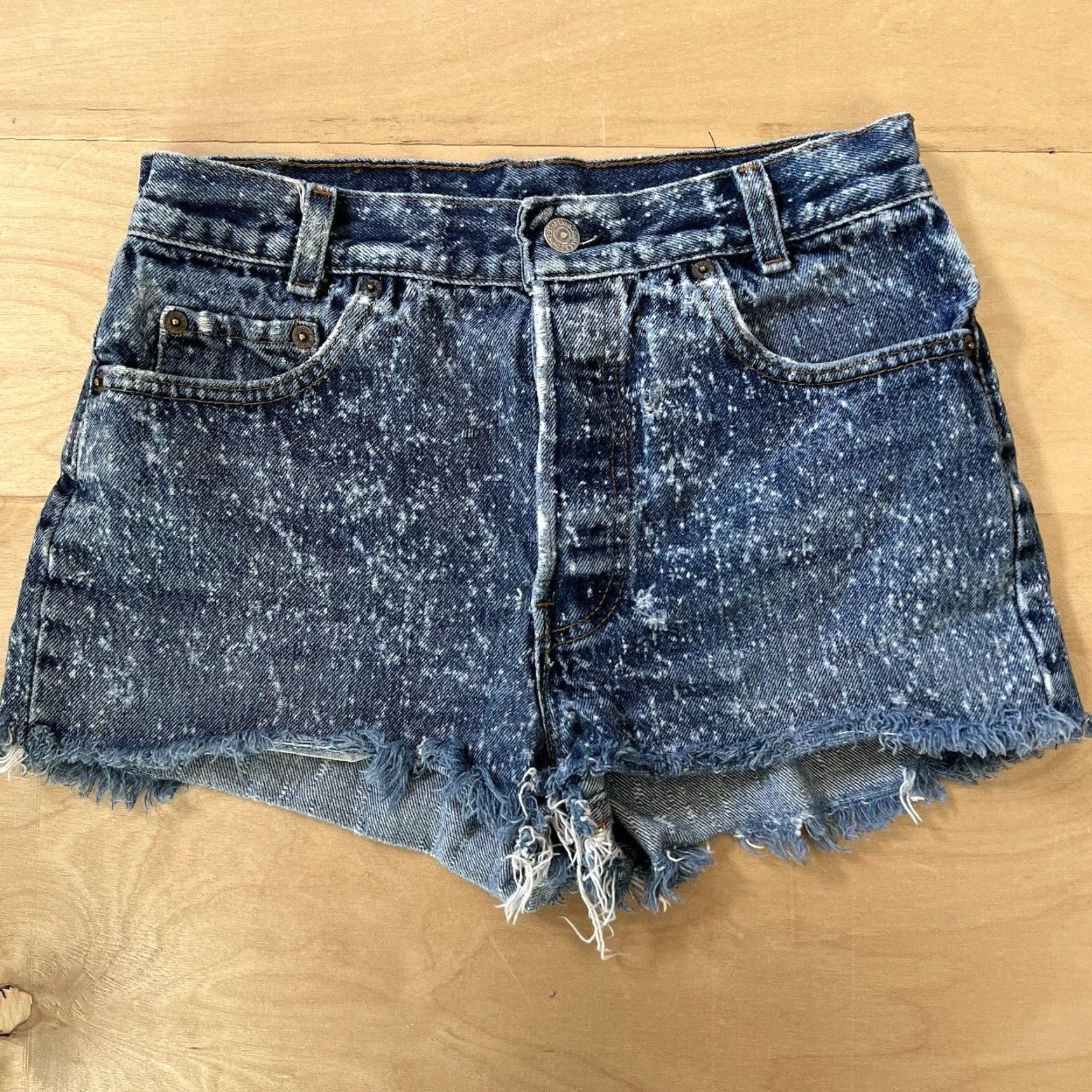 Levi's VINTAGE Levi's 501 Shorts Women's 26 Blue 80s Denim Made in USA Jorts Summer Size 26" / US 2 / IT 38 - 3 Thumbnail