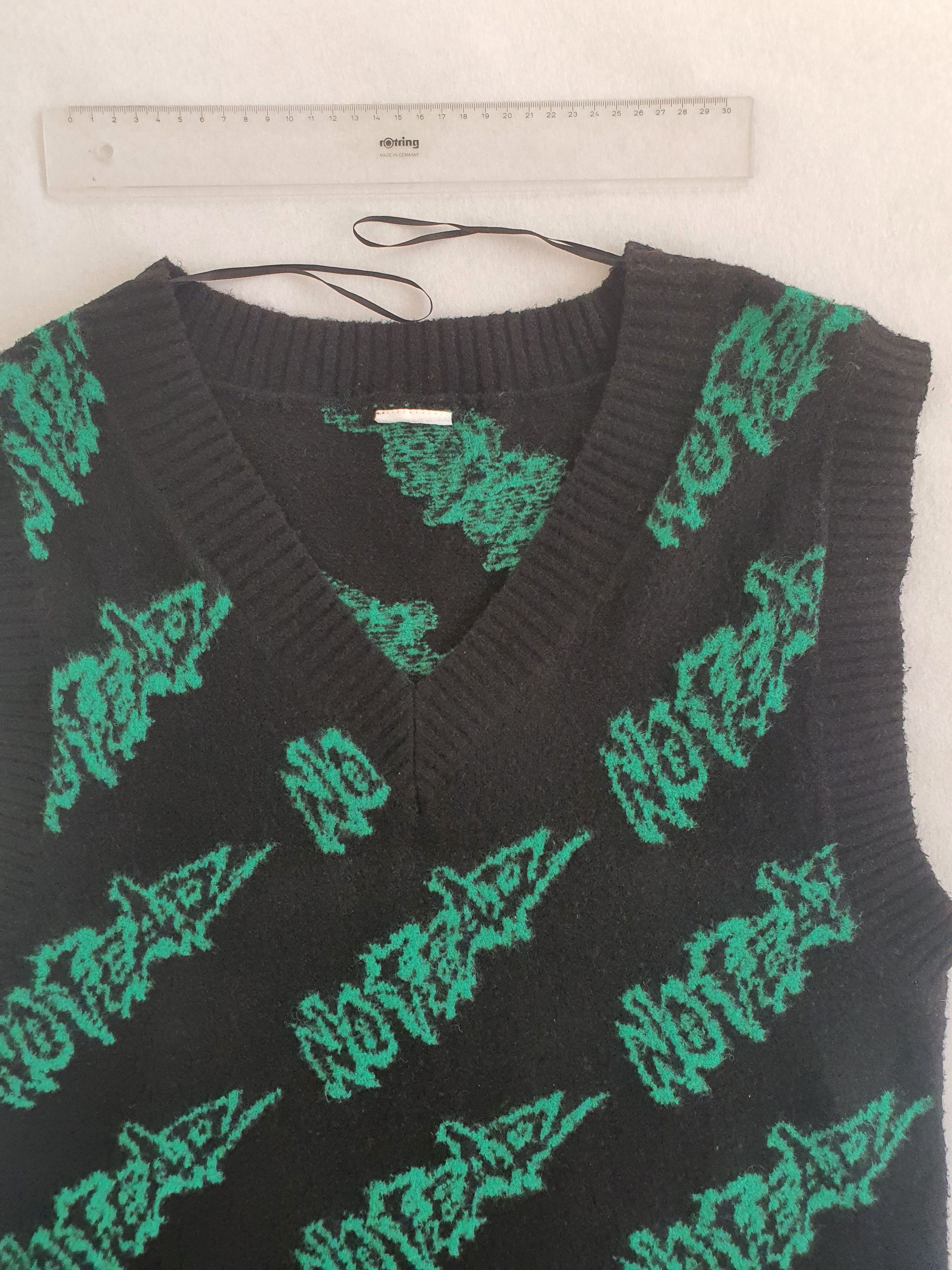 No Fear H&M - 'OVERSIZED SWEATER VEST' - Repeat Logo - Sz M Size US M / EU 48-50 / 2 - 3 Thumbnail
